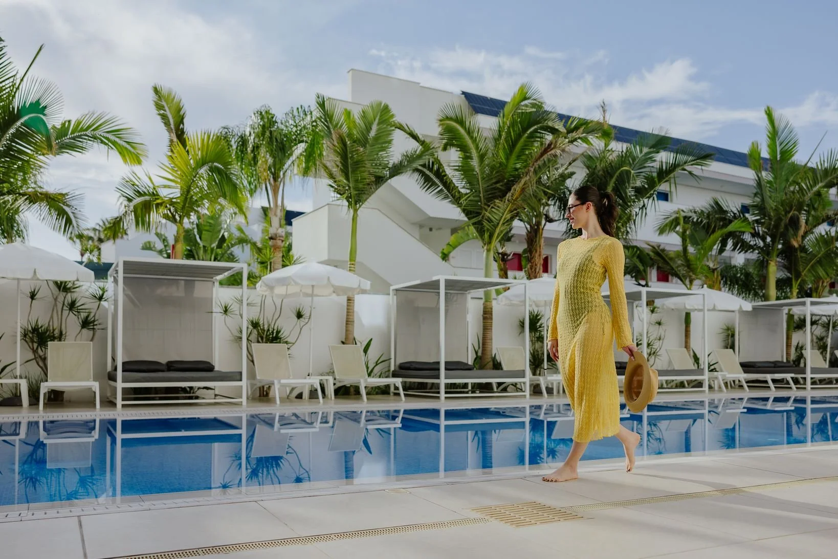 SEASONS HOTEL by DEC-121.jpg