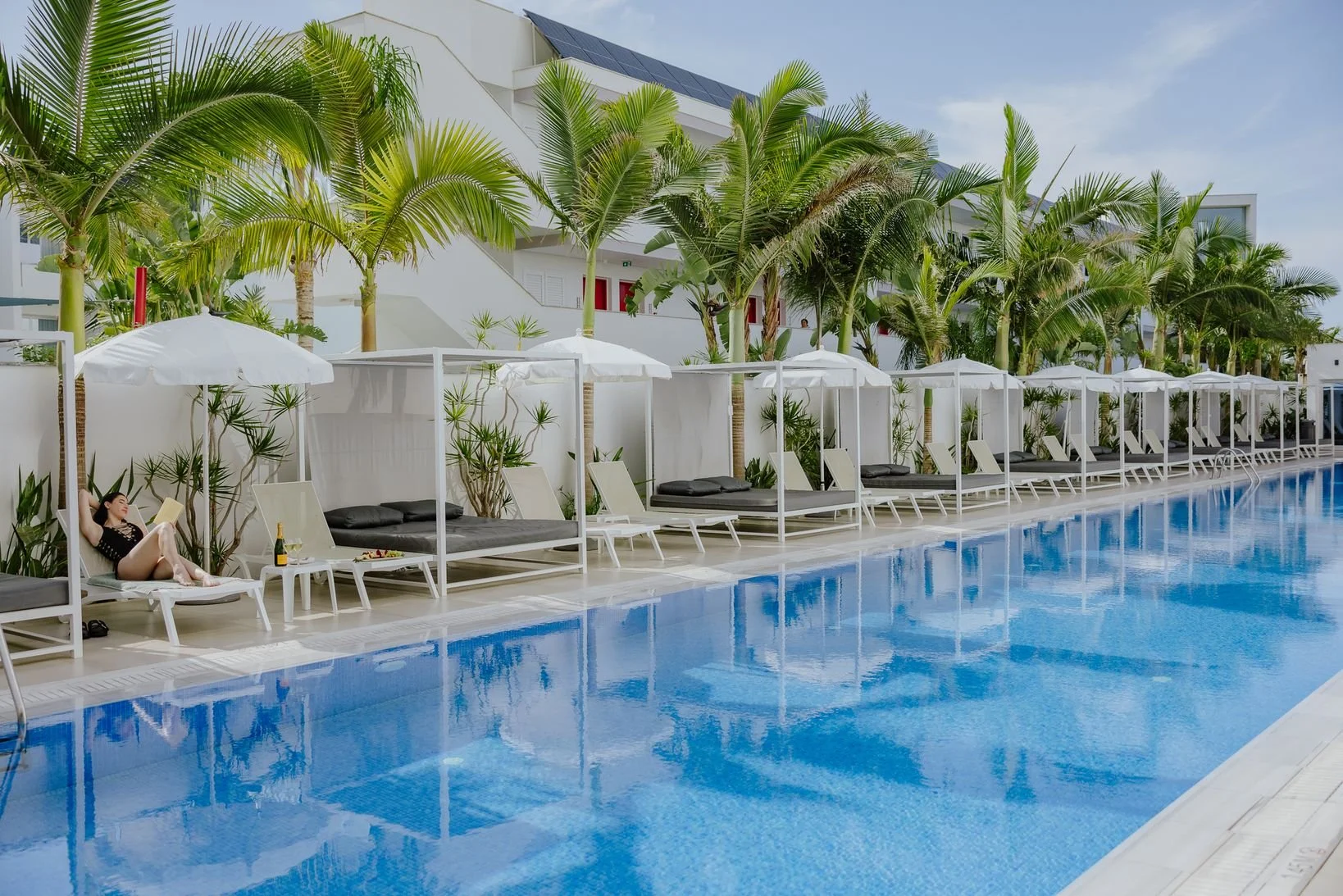 SEASONS HOTEL by DEC-169.jpg