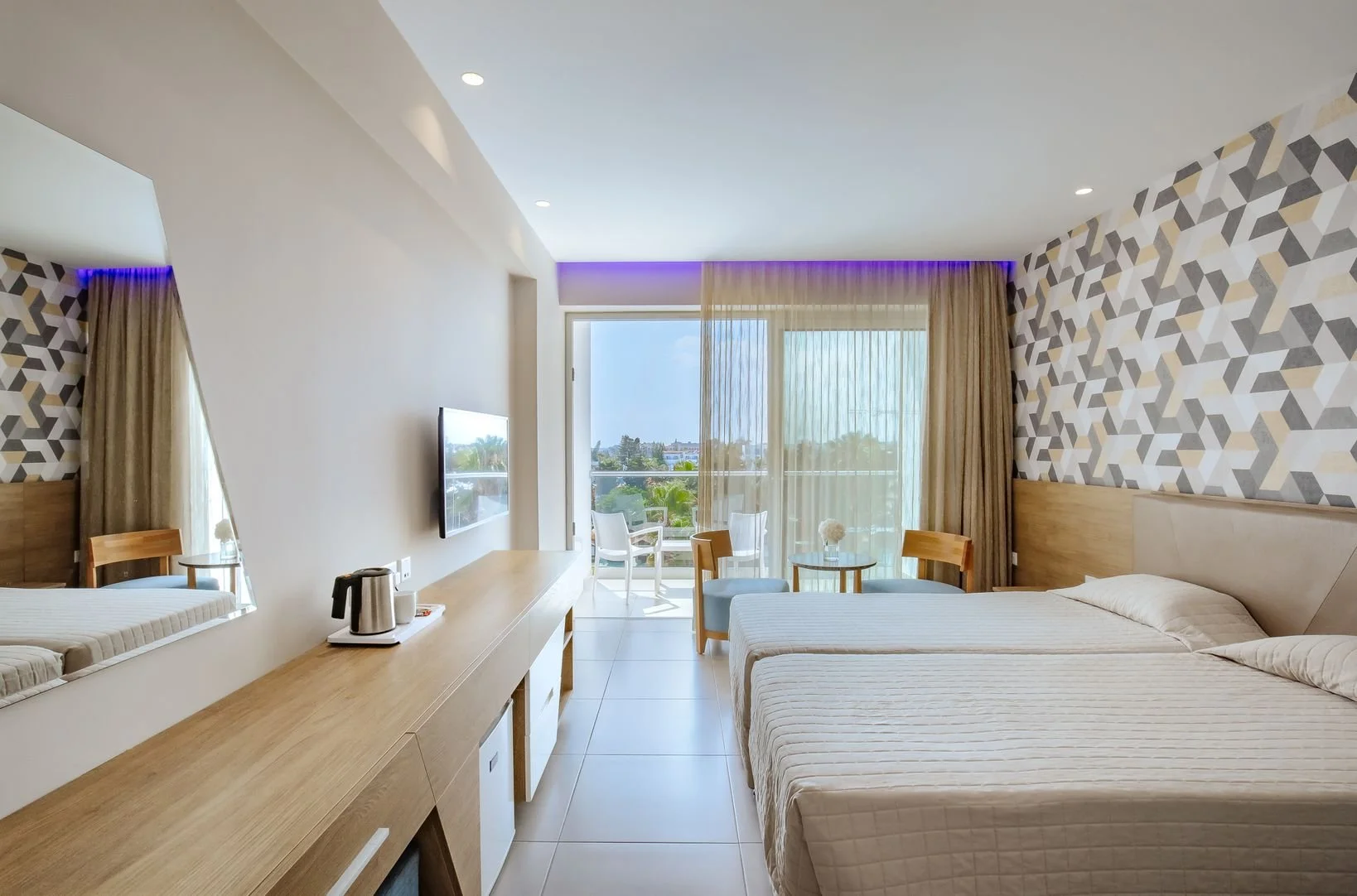 SEASONS HOTEL by DEC-544.jpg