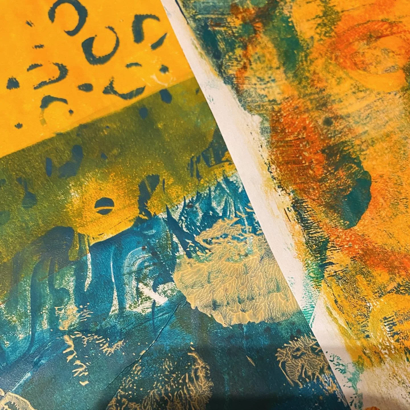 Just can&rsquo;t get away from pattern. #gelprinting #sketchbooksnippets #colourlover #patternlover