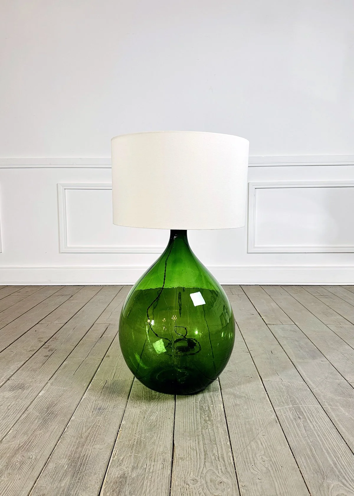 Dame-jeanne XXL transformées en lampes - 6 disponibles (entre 100 et 120 cm)