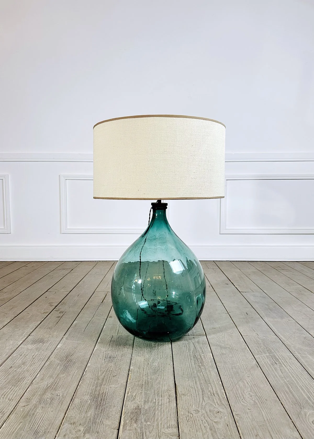 Dame-jeanne XXL transformées en lampes - 6 disponibles (entre 100 et 120 cm)