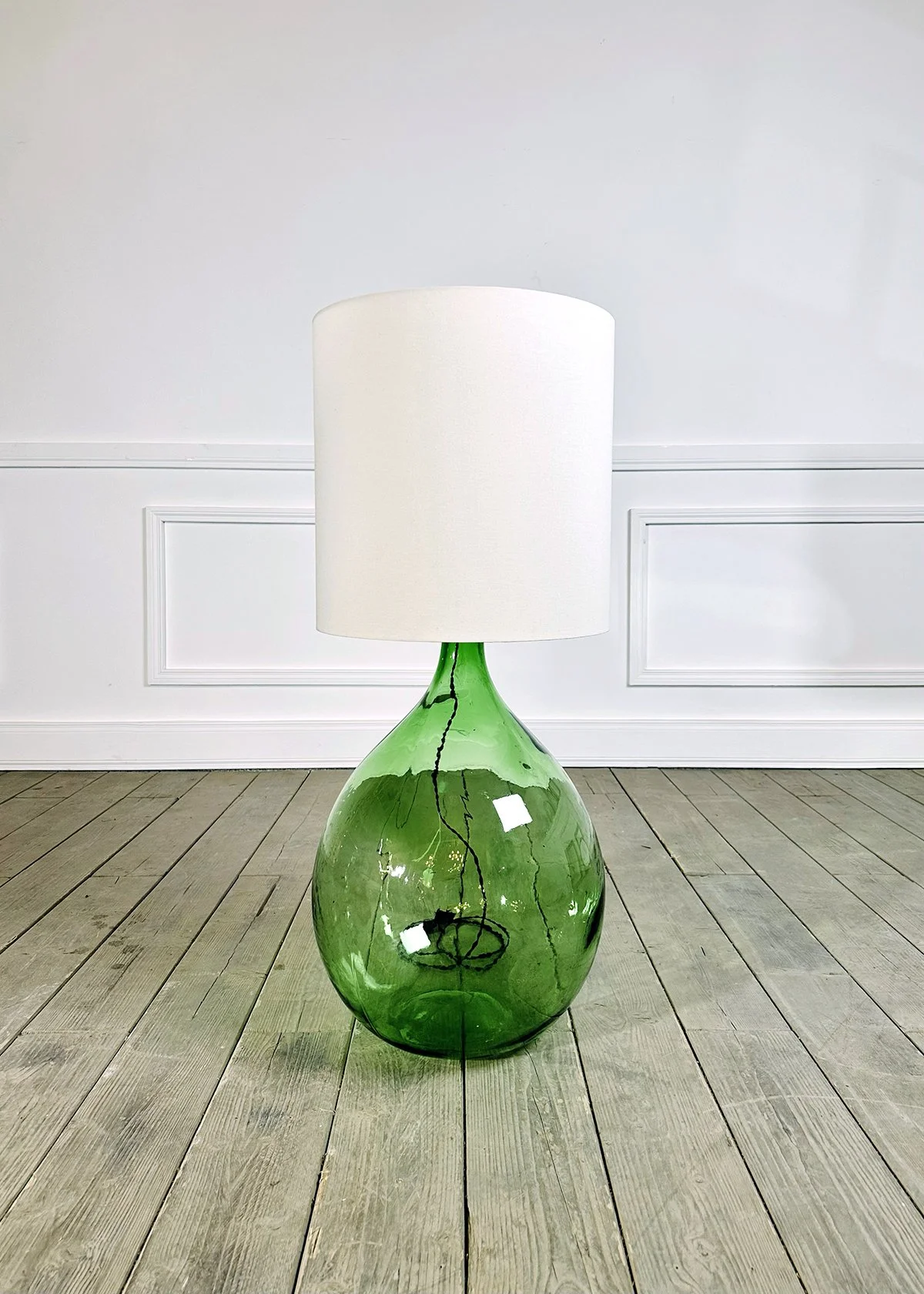 Dame-jeanne XXL transformées en lampes - 6 disponibles (entre 100 et 120 cm)