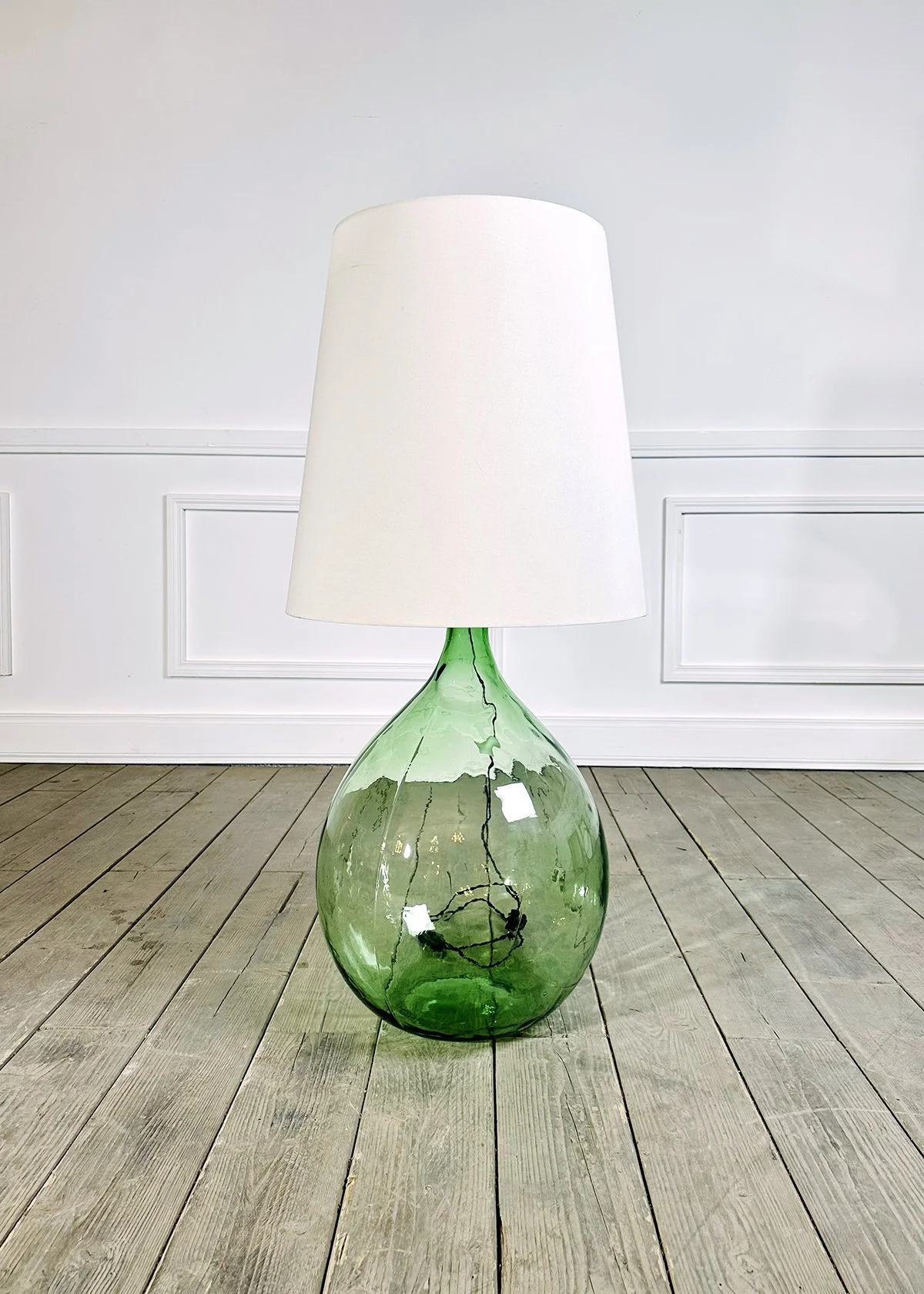 Dame-jeanne XXL transformées en lampes - 6 disponibles (entre 100 et 120 cm)