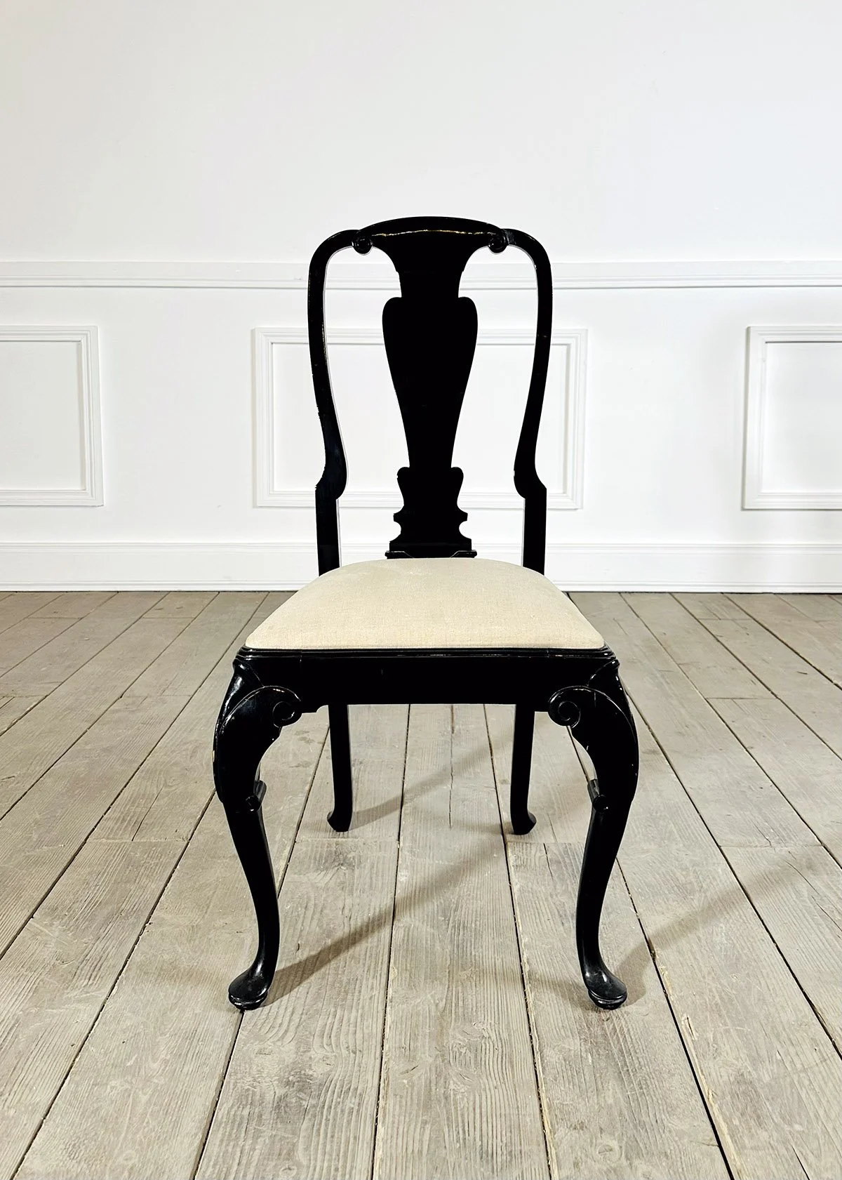 Lot de 4 chaises laquées noires années 70