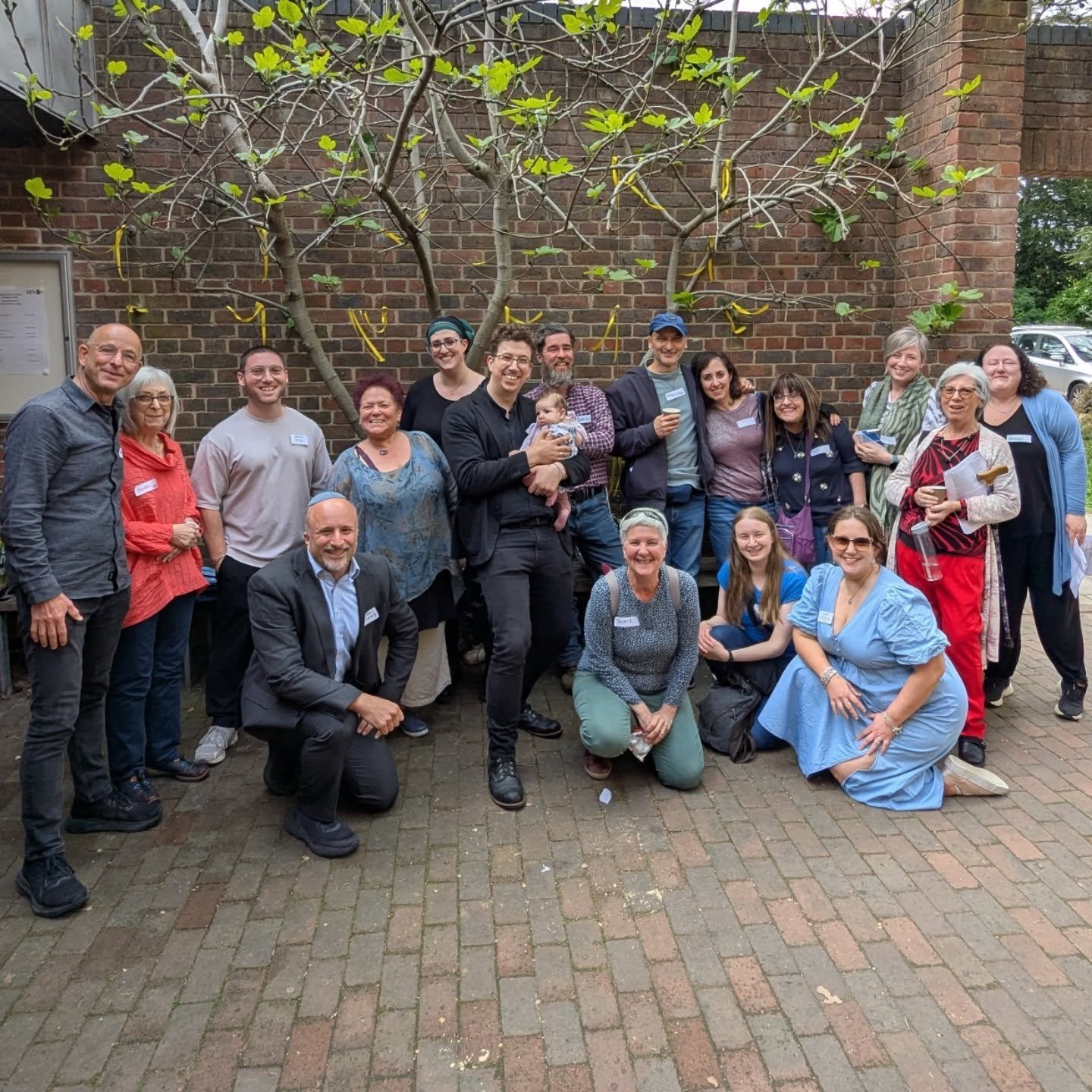What a fabulous turn out for SAMS AT #YomMasorti - we had so many we had to take the photo twice and *still* missed out some folks! @masortijudaism