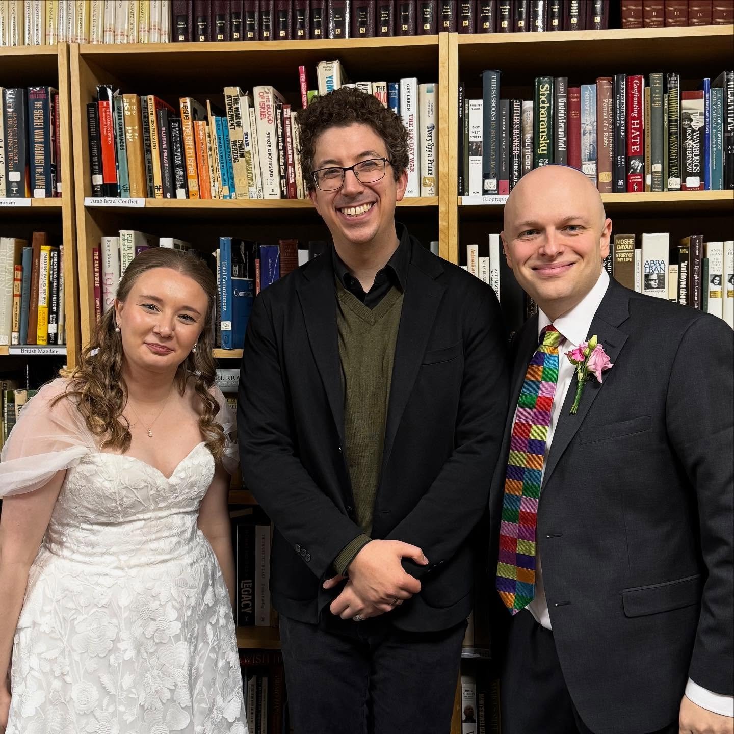 Mazal Tov to Rob and Savvy on their very SAMS-y wedding this afternoon! 💍👔