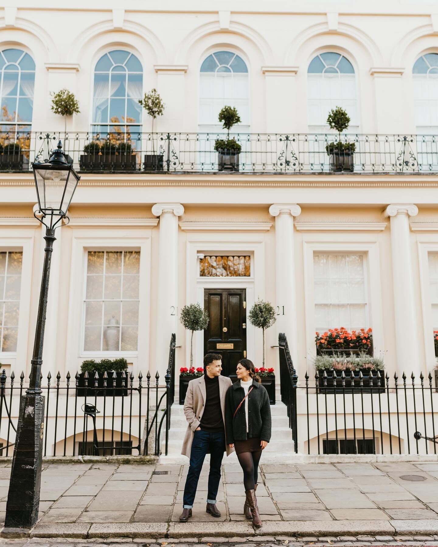 City shoots are always fun and a good idea. 
Where would you have your couple shoot done? Park, intimate cosy at home, streets, beach, abroad or maybe funfair? Comment below would love to hear. 

@verojphotography 

#elopement #bride #bridesmaid #bri