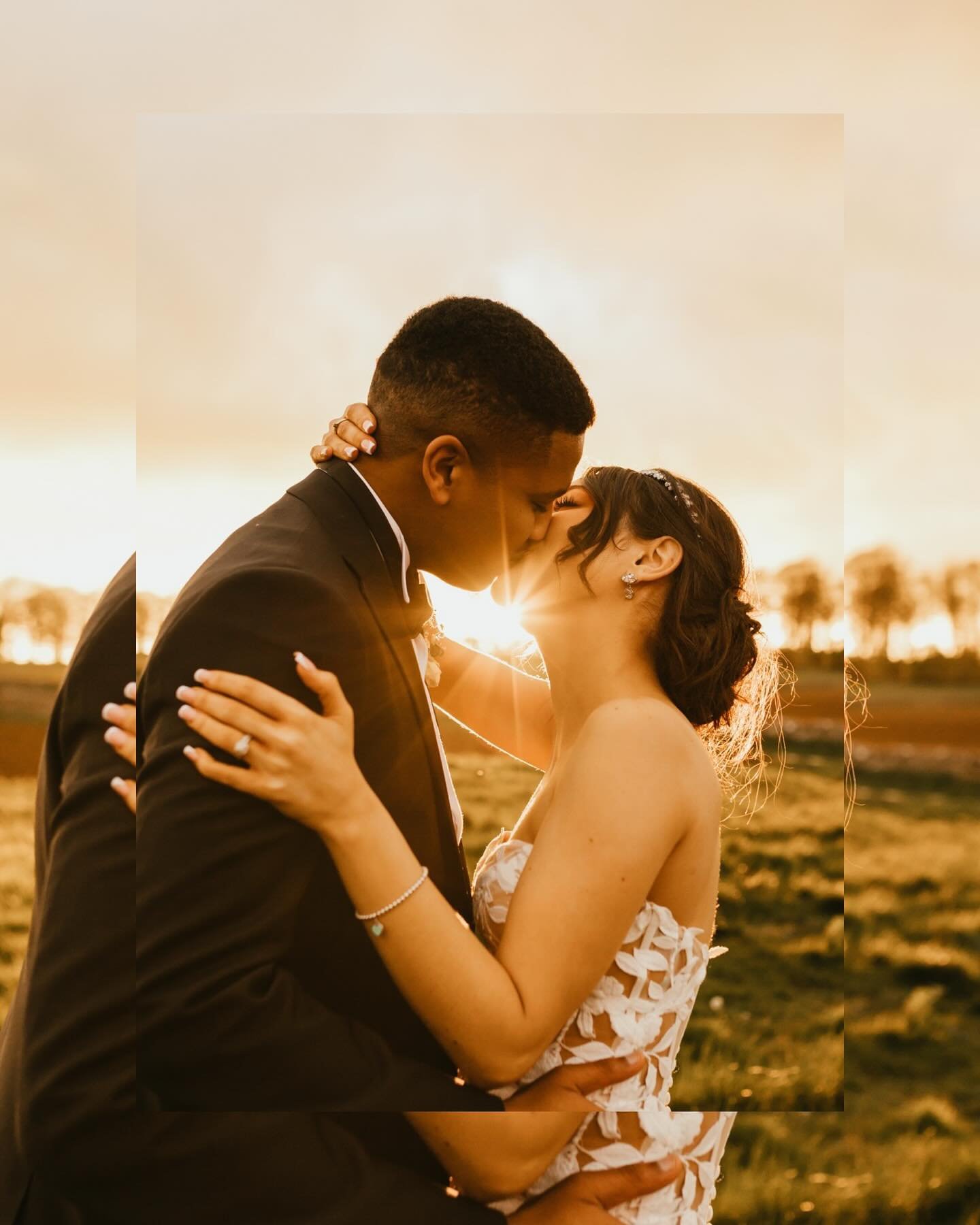 Good morning a few snaps from Marianne &amp; Titus wedding day in the Cotswolds with amazing people and suppliers. We even had a golden hour moment which made me super happy and a great way to end the day. 

I hope you love these photos as much as I 