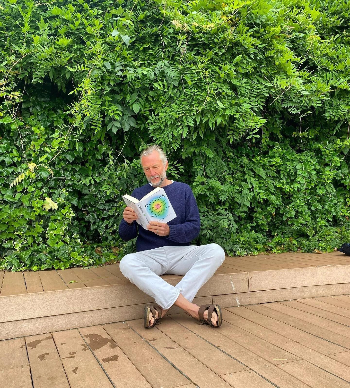 How do we optimise our health to live long and happy lives? I'm discussing this with surgeon Matt James @dr_matt_james_plastic_surgeon tomorrow at 12.30pm on his Instagram Live feed. We'll dive into some of the key findings of Peter Attia's new and i