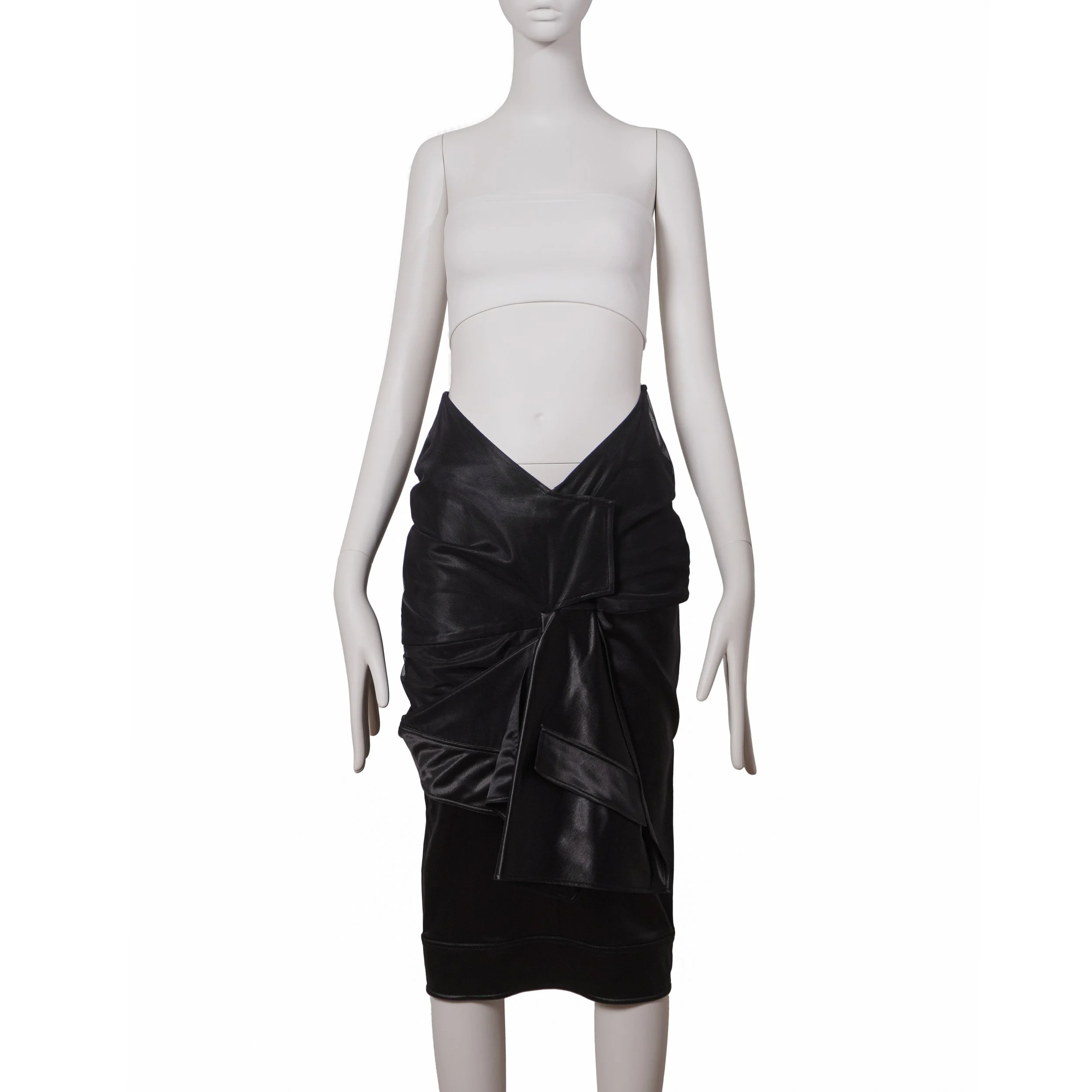 Dior_2004_crop.jpg