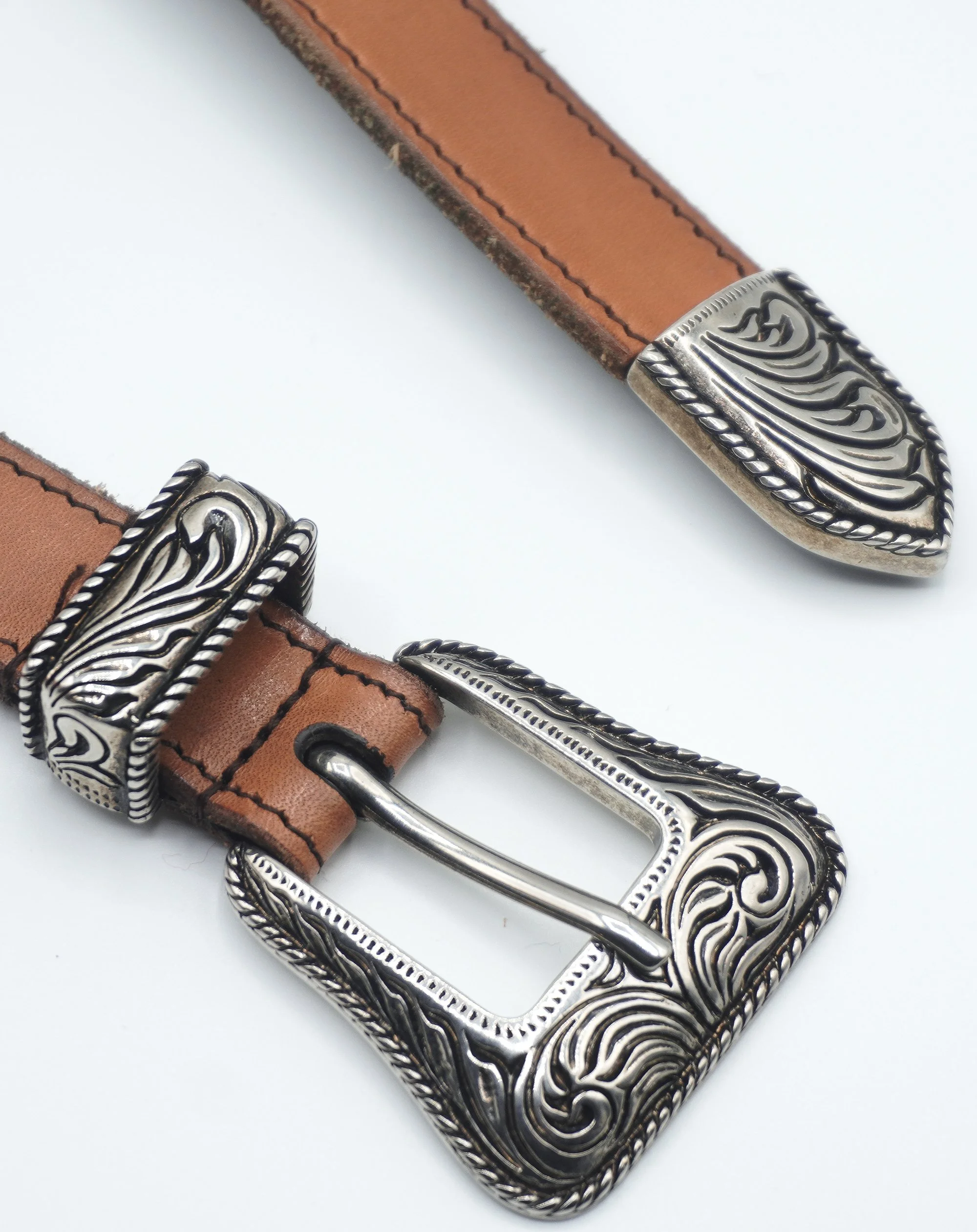 Saint_laurent_brown_belt_west_04.jpg