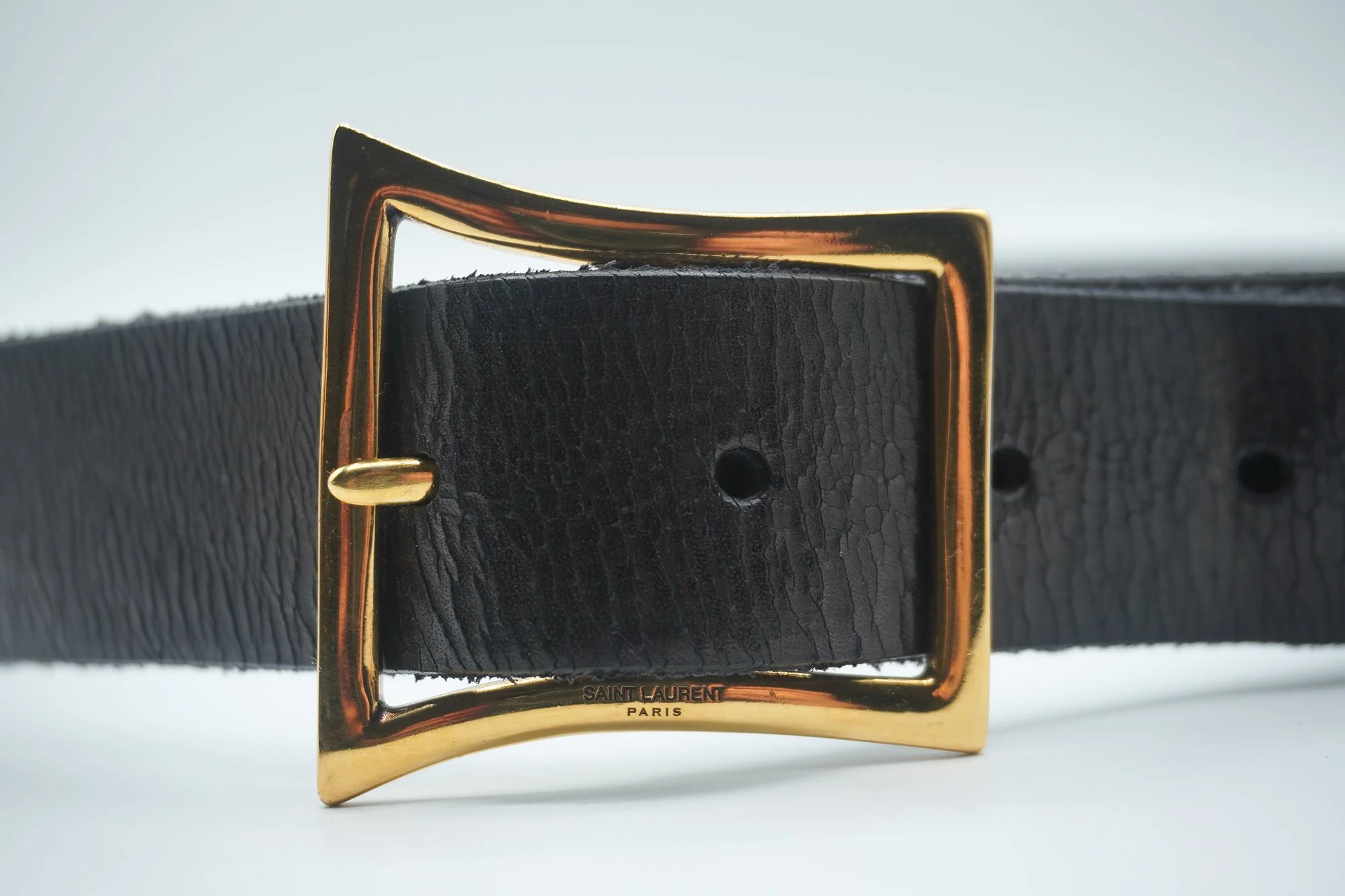 Saint_laurent_belt_guitar_02.jpg