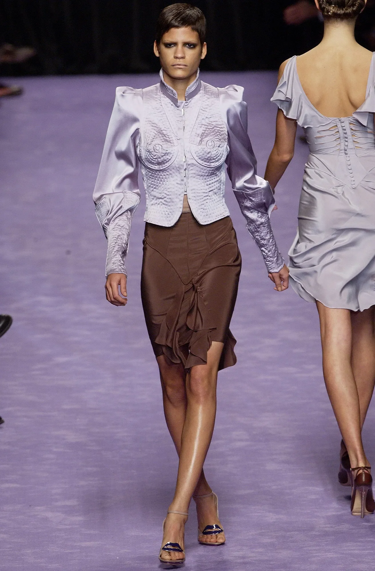 00140h-saint-laurent-spring-2003-ready-to-wear-omahyra-mota.webp