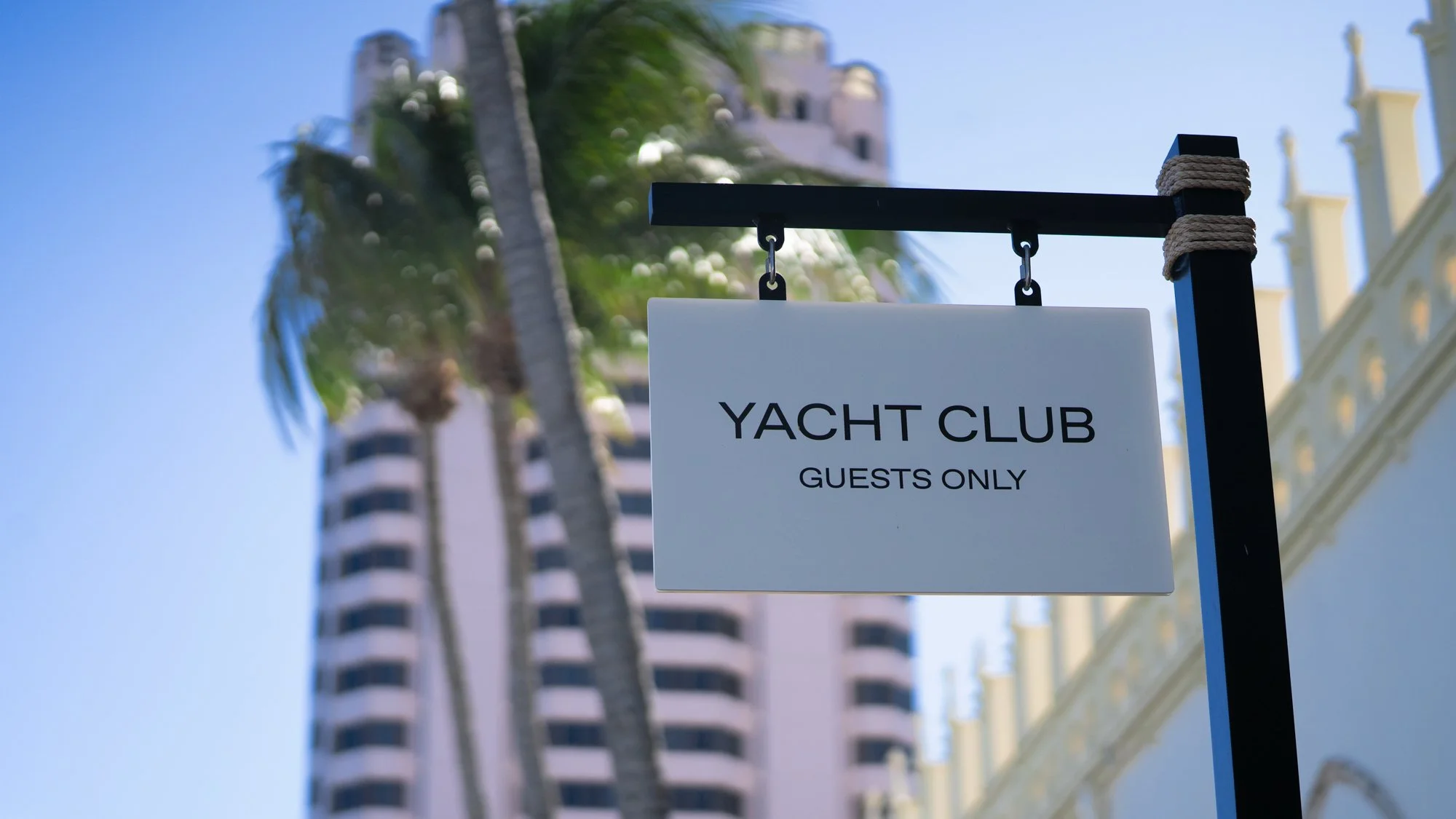 10-yatch-club.jpg