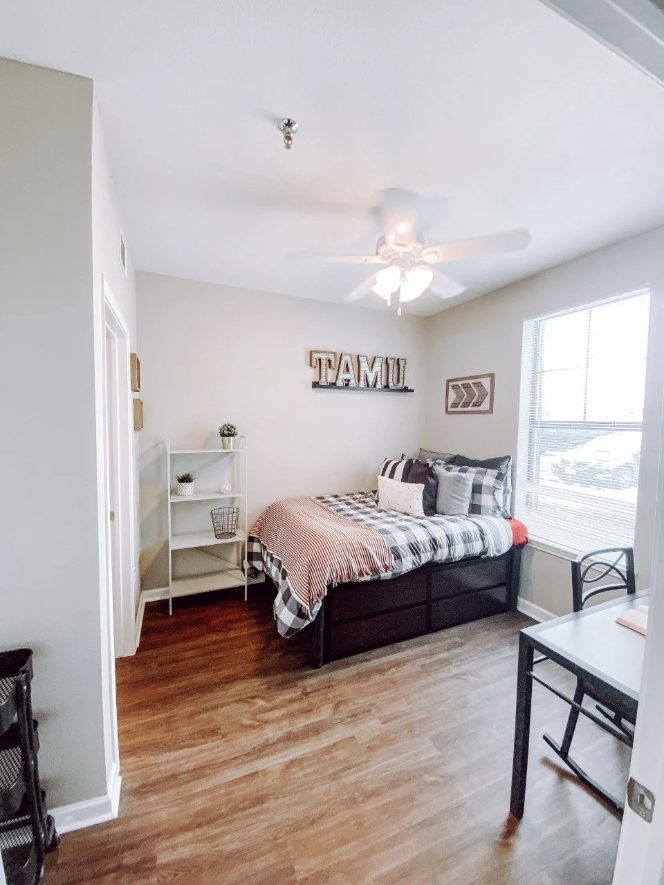 2818 Student Apartments A social community near TAMU campus