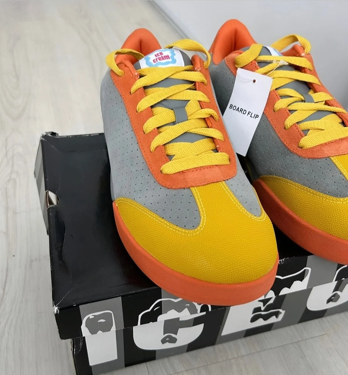 In April 2007, Reebok &amp; BBC/ICE CREAM dropped multi colored Boardflip 1&rsquo;s in orange/yellow/platinum flavor along with a series of Boardflip 2&rsquo;s after their successful first year in the retail market. 

Original Boardflip models, espec