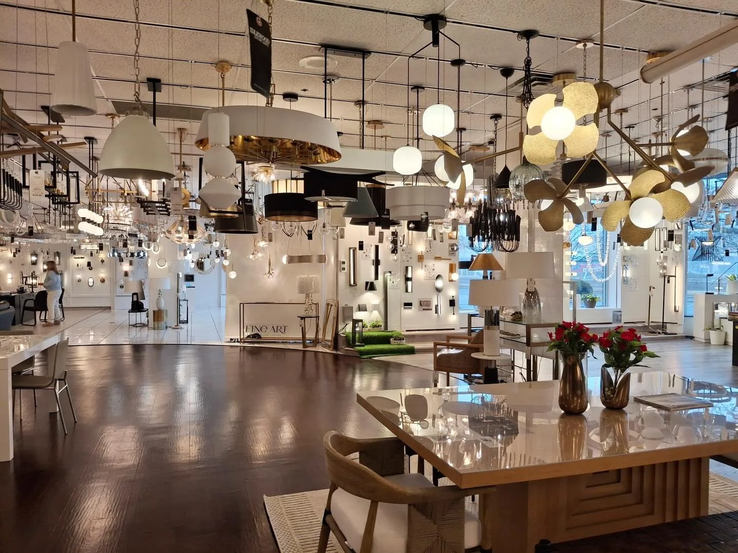 Getting to flex some interior design muscles today, helping clients find their perfect glow at our favorite lighting playground
@idlewoodelectric 🛋️✨💡

#CCSChi
#interiordesign 
#LuxuryHomes 
#lightingdecor 
#GeneralContractor