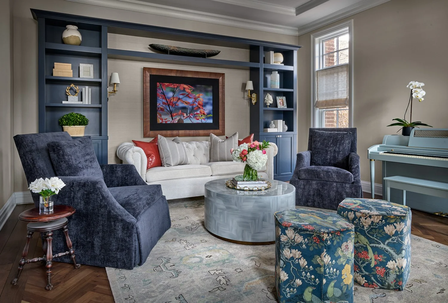 Dining space with built-in millwork
