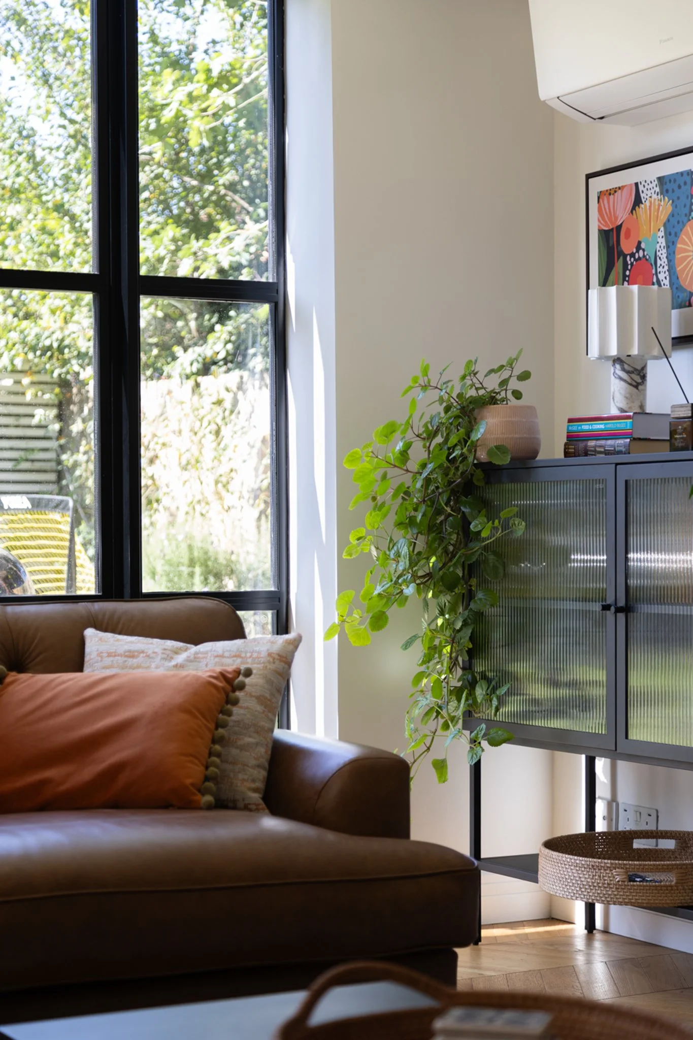 chantry_livingroom_4.jpg