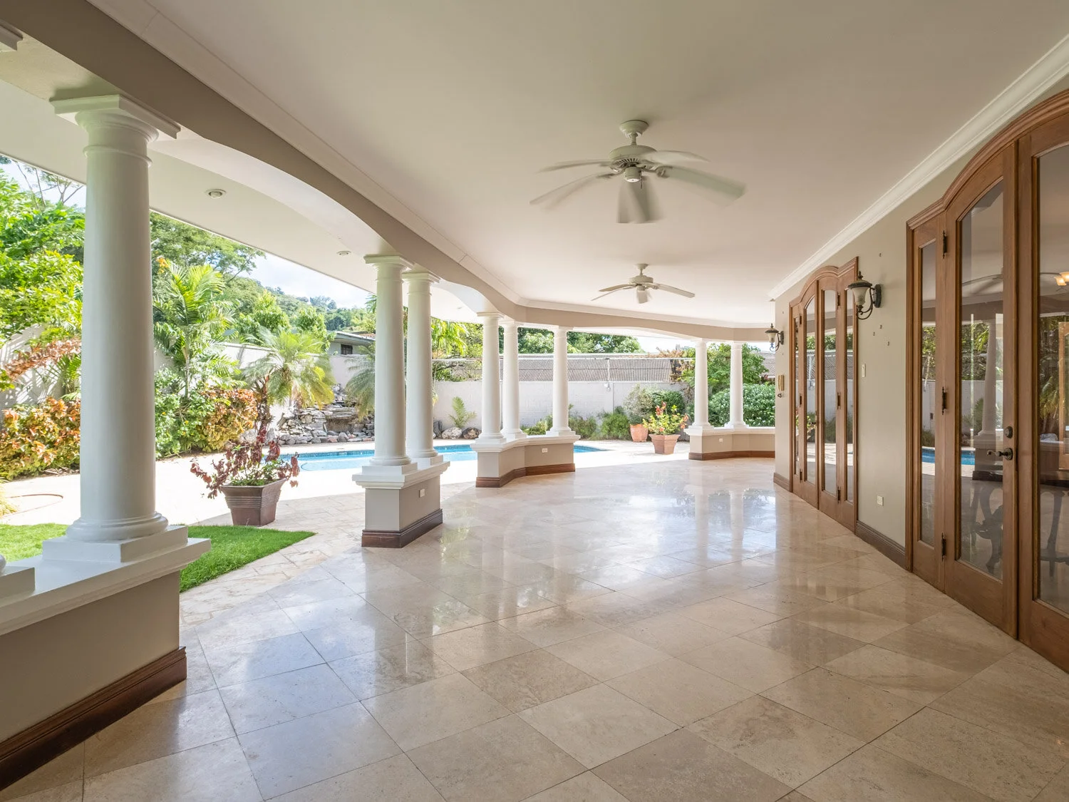 4-patio-HDR-4.jpg