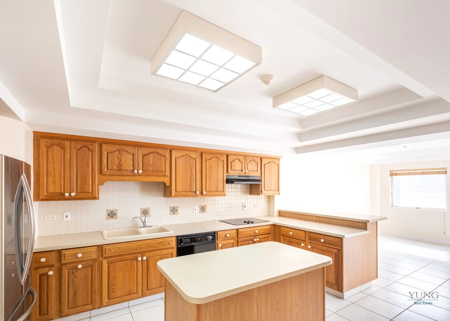 La Fontaine 10C - Kitchen 03.jpg