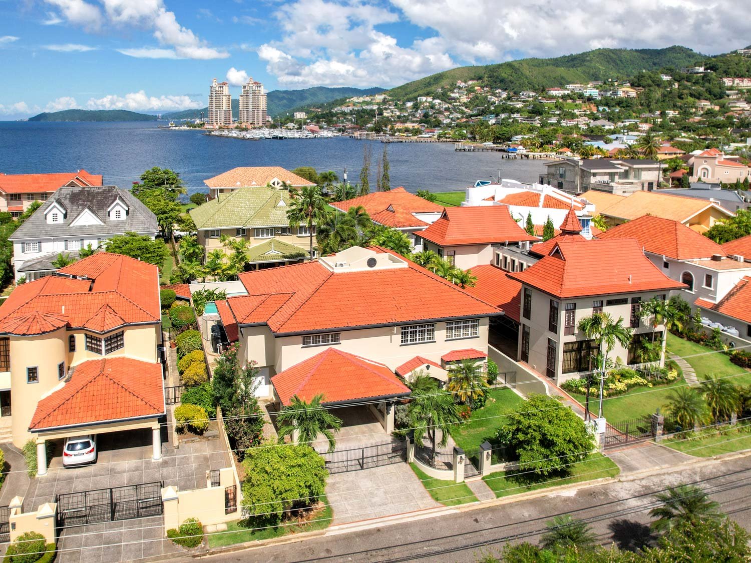 30 Regents Dr E, Regents Park House for Rent in Trinidad Yung Real