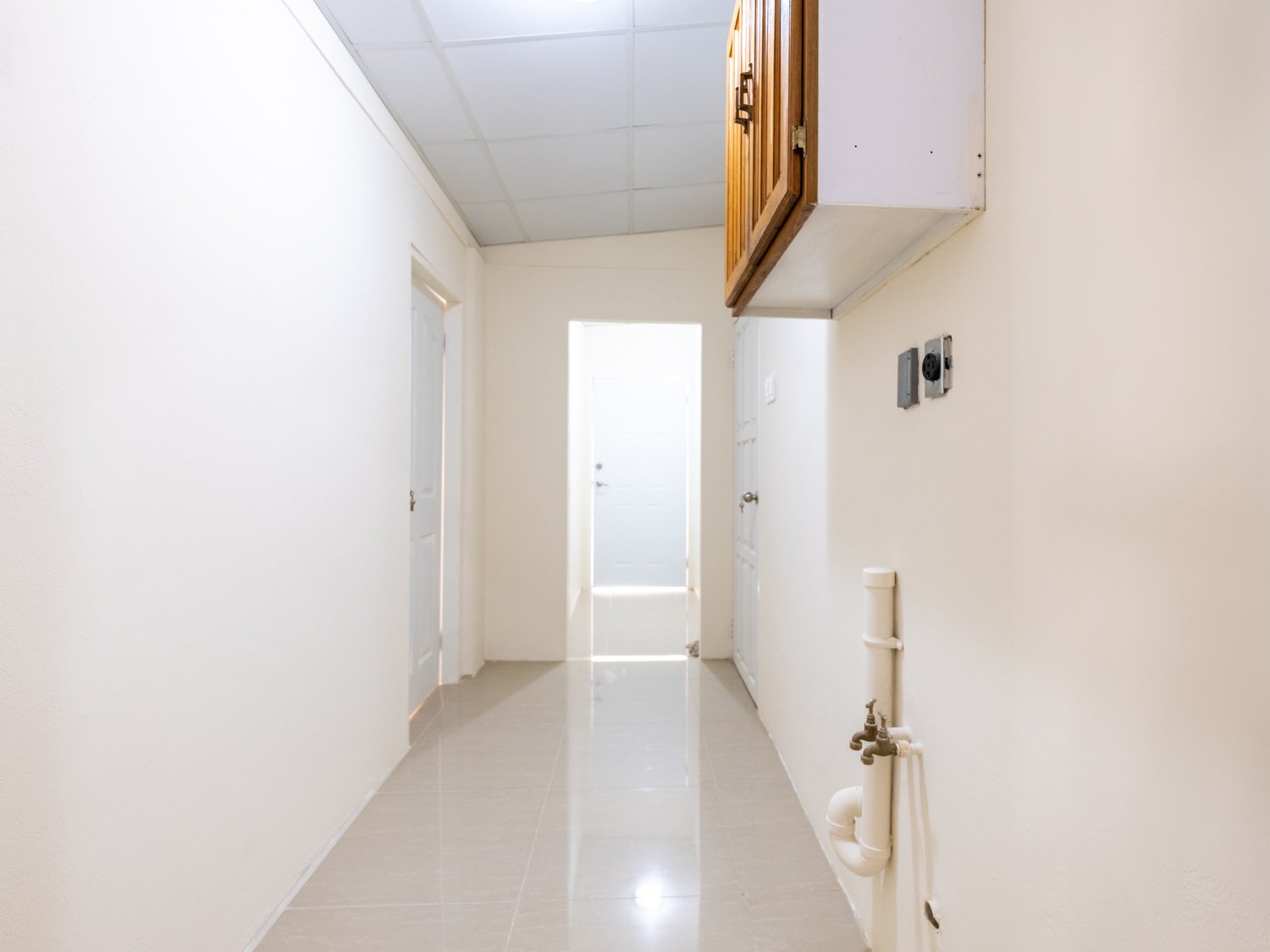 9-apt-1-hallway.jpg