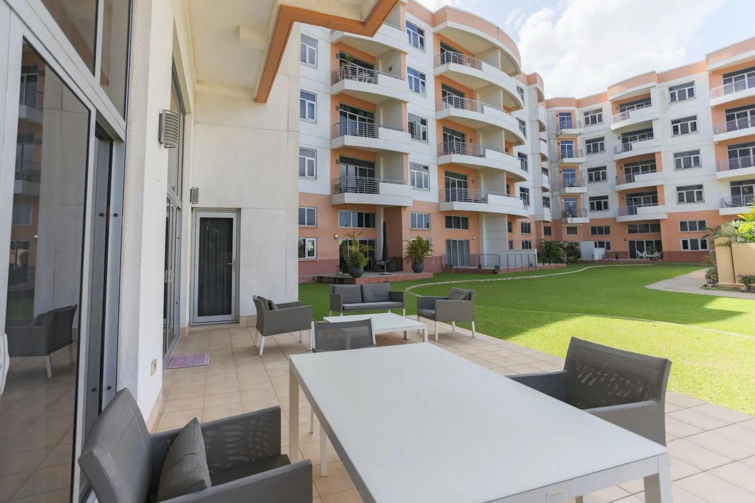 1A, Tower 3, One Woodbrook Place