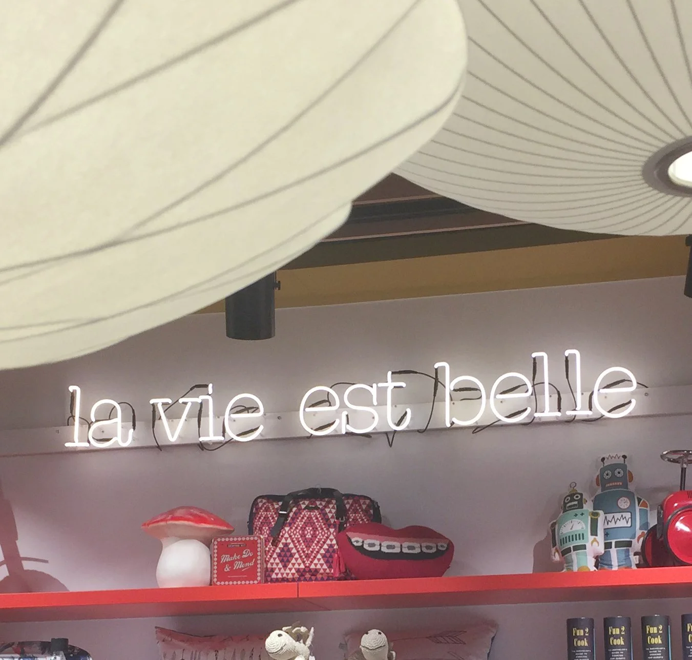 La vie est belle néon