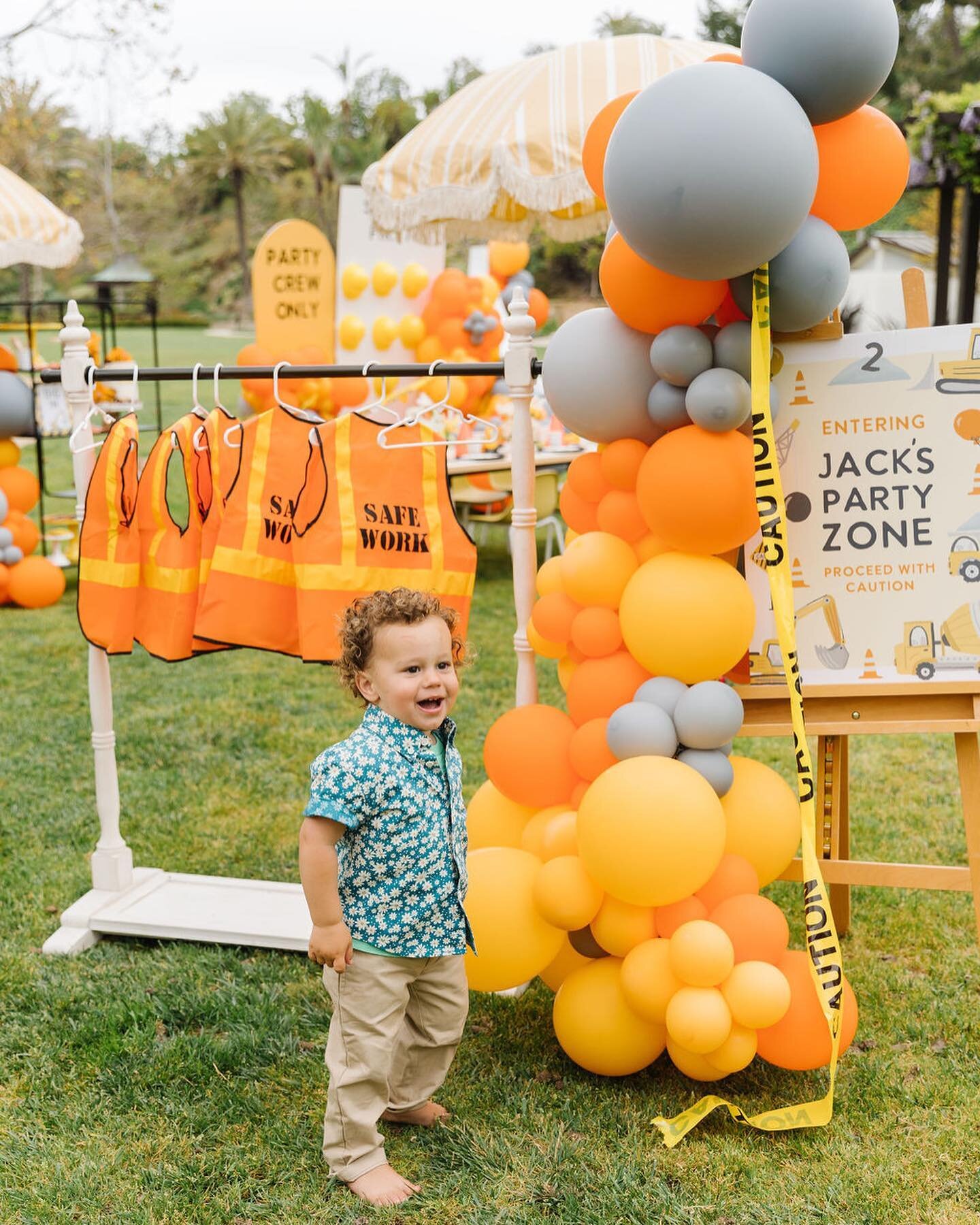 Caution, party zone!! Constructing birthdays from the ground up with @beijosevents and this amazing crew:

Vendors - Design &amp; Planning -&nbsp;@beijosevent / Photographer -&nbsp;@alyssahunterphoto / Rentals -&nbsp;@sweetsalvagerentals / Florals -&