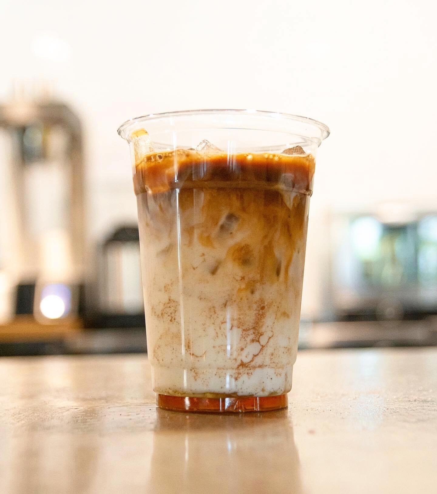 It&rsquo;s Daylight Savings weekend! You&rsquo;re gonna need some caffeine to help you out with that extra hour ;) Might go for something iced today though 🥵

#coffee #coffeeshop #community #coffeebeans #coffeenotes #coffeetasting #espresso #slowcof