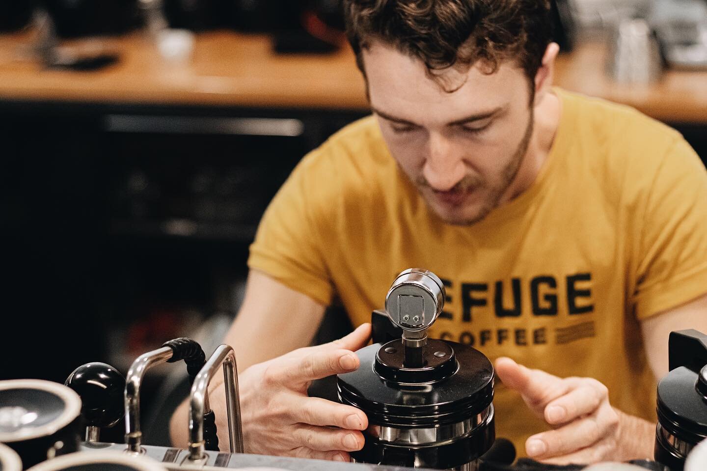 When you&rsquo;ve never used the La Marzocco so you gotta pretend to be pulling a shot for the photo ☕️