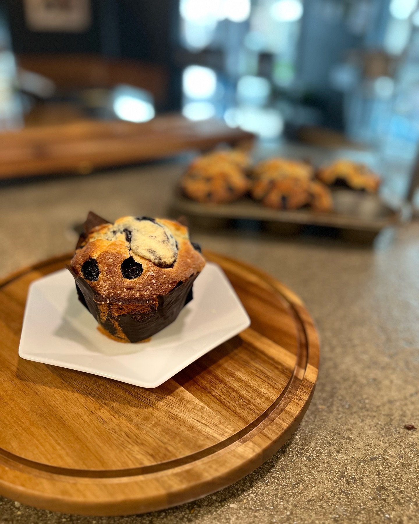 &ldquo;Lemon Blueberry Muffin&rdquo;&hellip;ha! More like &ldquo;best muffin I&rsquo;ve ever had&rdquo; 

Liam has perfected the bake on these muffins, and we got them hot and ready for you most mornings. 

Haven&rsquo;t had one yet? Try one next tim