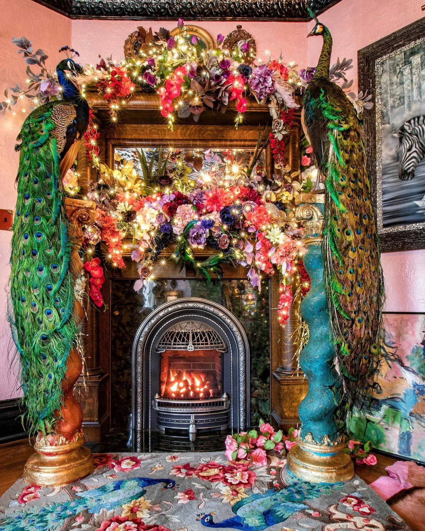 We have no Bees today but we do have two peas in a pink parlor & let me just say for the record it doesn’t get more minimalist in this house than two peas minus a Bees. I’m thinking the next time you see this room it’ll be green