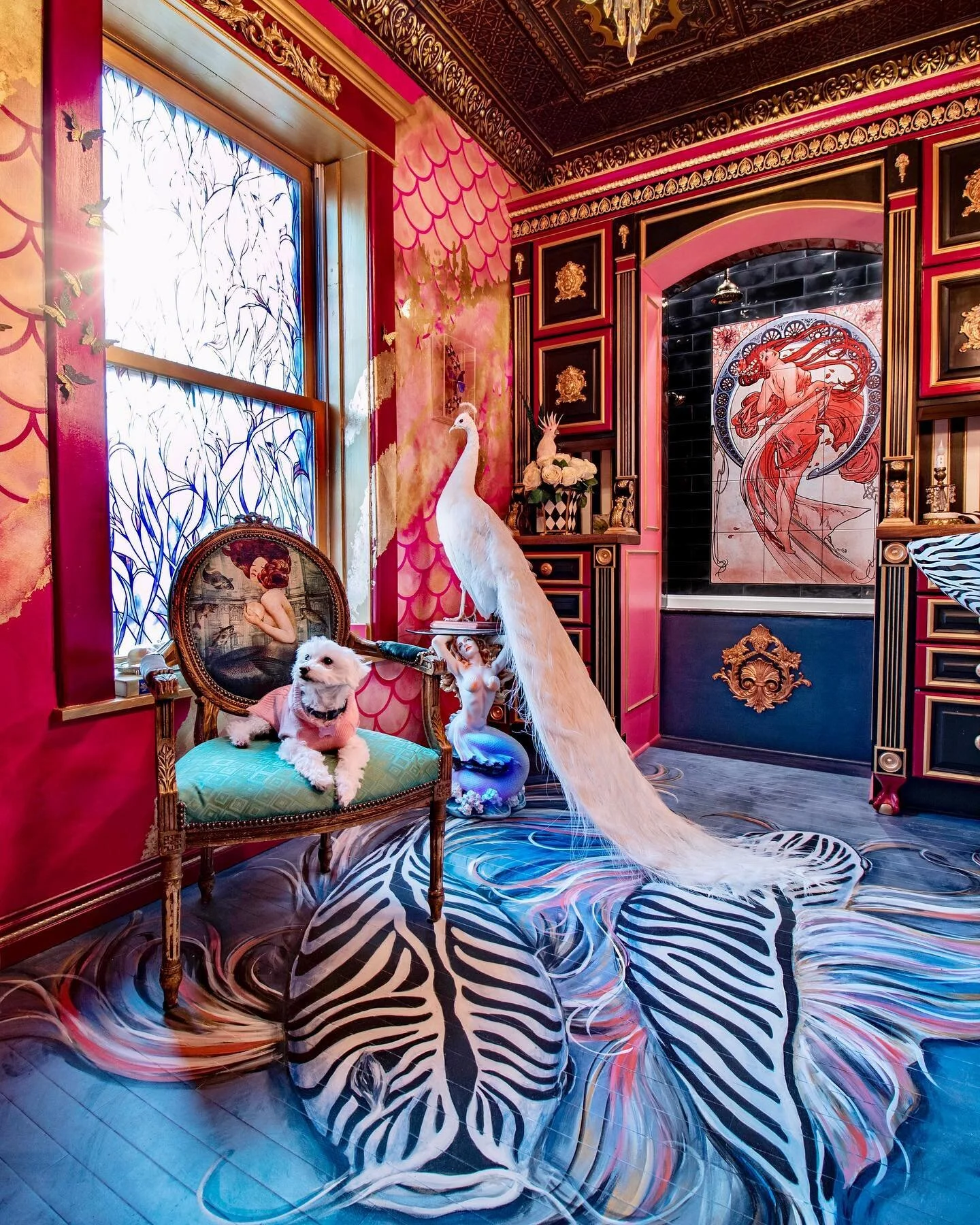 BEHOLD OUR BONKERS DIY BATHROOM + the Bees & his feathered friend Elton who is a traveling road show in this house making appearances here & there & everywhere as the occasion sees fit. π¦π€ For those questioning the location of the showe