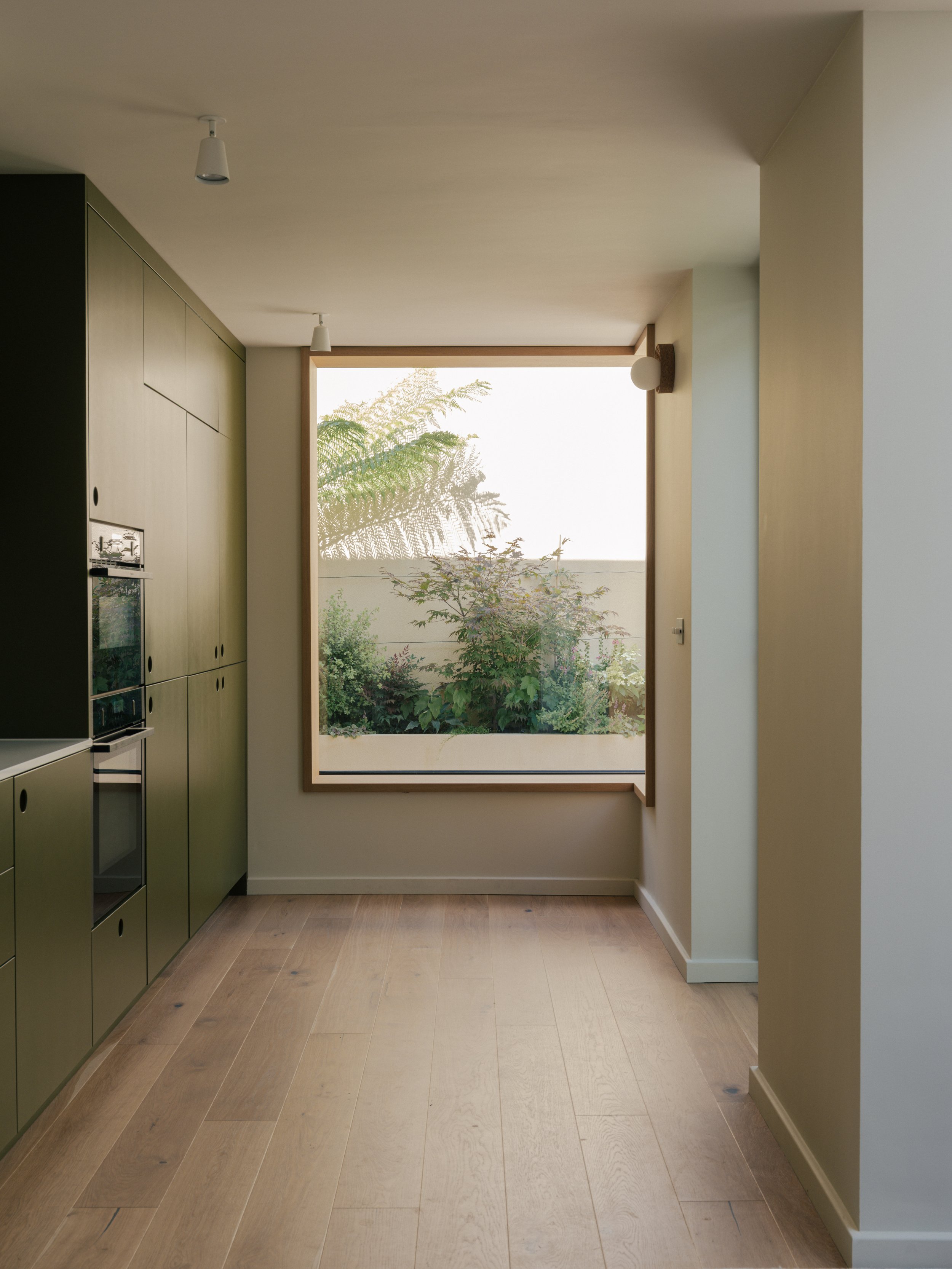 Blackheath Vale 9-10.jpg