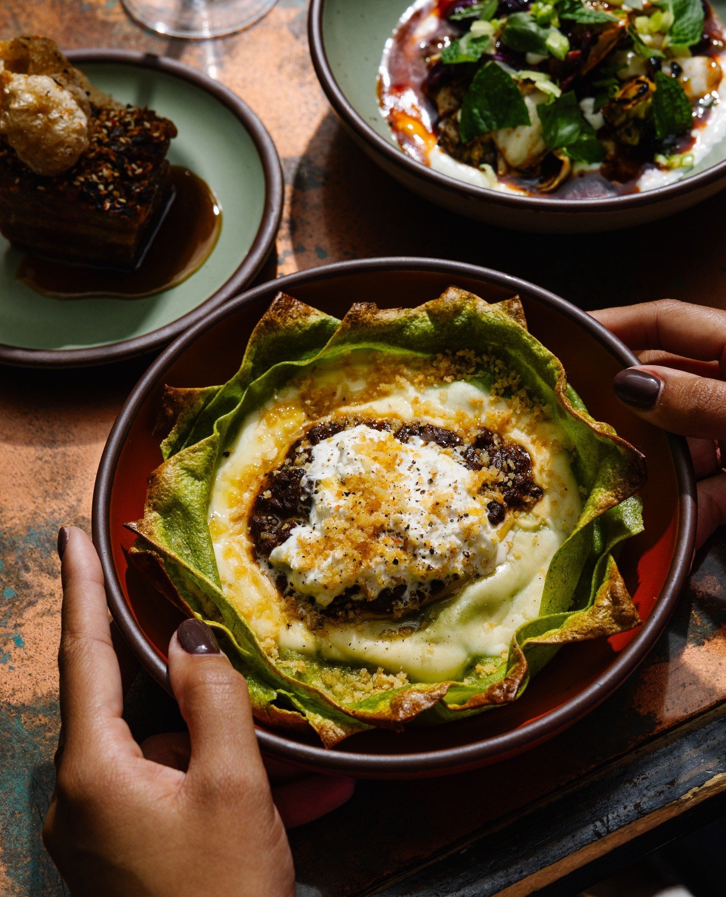 Peeling back the layers on our gorgeous Lasagna 🐊🍝 Dig into a hearty stack of &lsquo;gator bolognese, b&eacute;chamel, parmesan reggiano and breadcrumbs!⁠
⁠
#lasagna #freshpasta #gator #gatorbolognese #oysterbar #rawbar #dtr #raleigheats #foodie #r