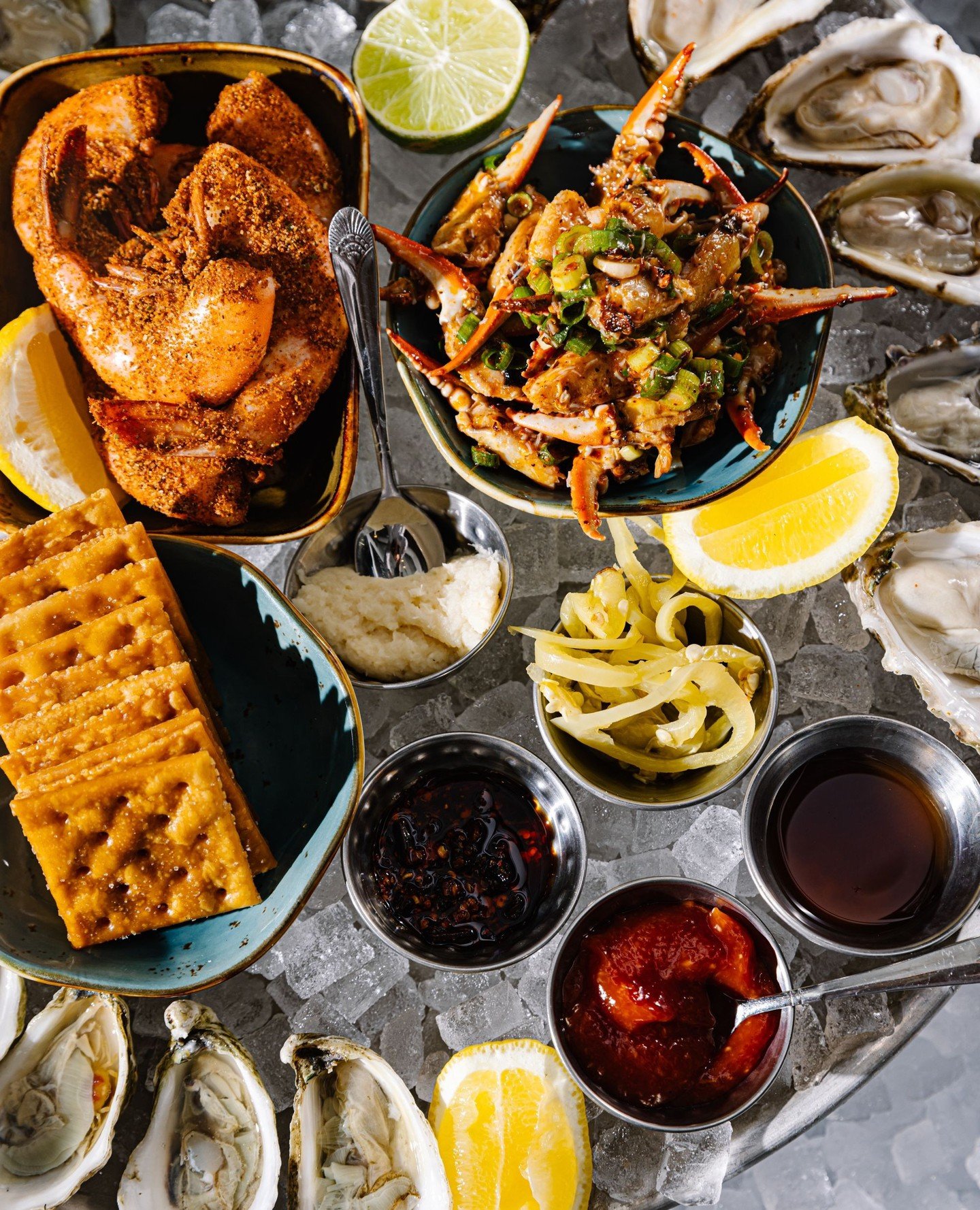 All signs point to The Tchoupitoulas ⬇️⬆️➡️⬅️ 18 shucker&rsquo;s choice oysters, blue crab claws and poached shrimp will feed the crew!⁠
⁠
#oysters #🦪#roastedoysters #rawbar #ncseafood #raleigheats #oystersonthehalfshell #oystershucking #oystersandc