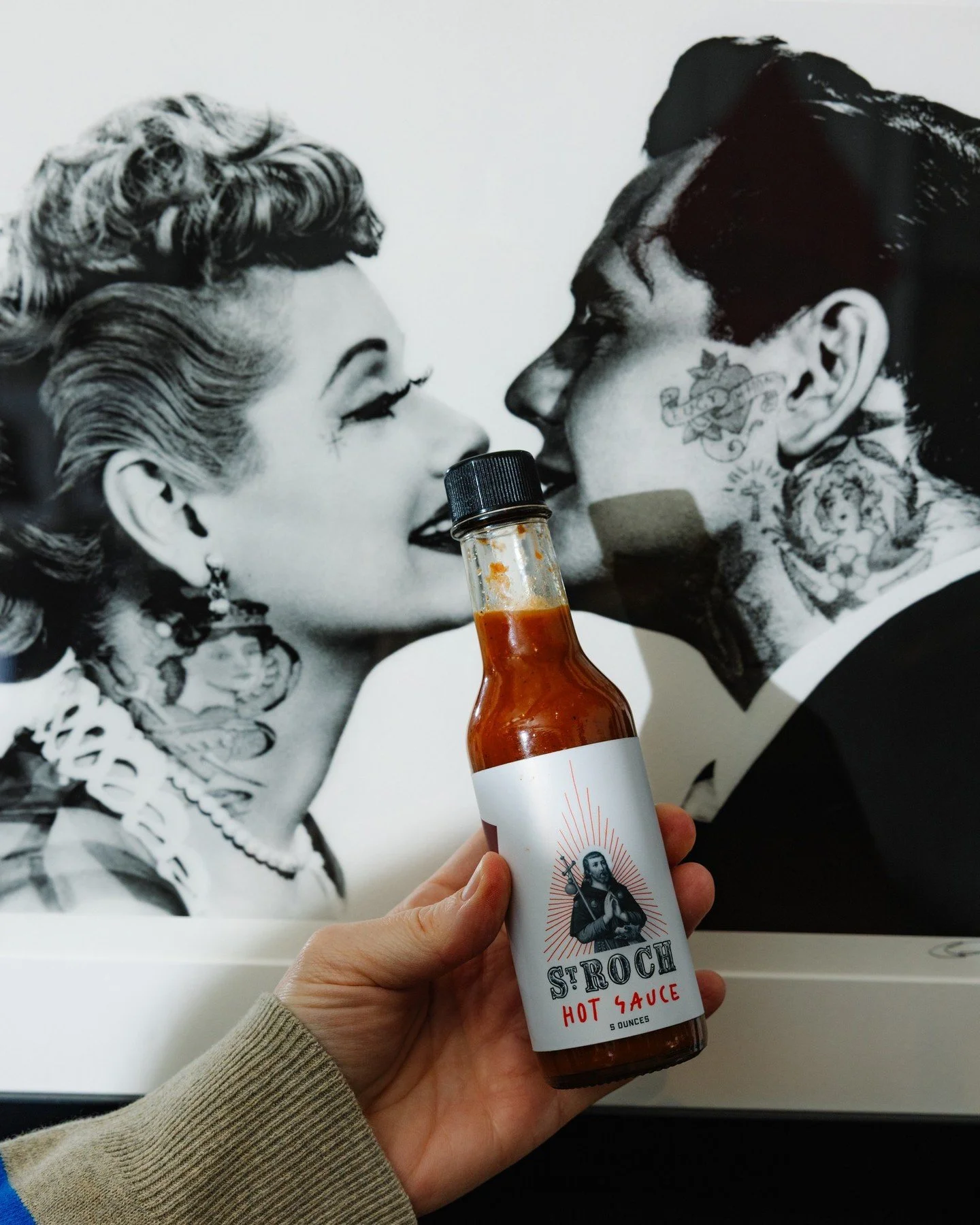 The @HotOnes version of Lady and The Tramp 😚🌶️ 
 
#hotsauce #hotones #nowkiss #stroch #strochstaple #strochpantry #pimientocheese #smokyflavor #southernfood #southernstaple #foodstagram #dtr #downtownraleigh #raleigheats #raleighfoodie #raleighrest