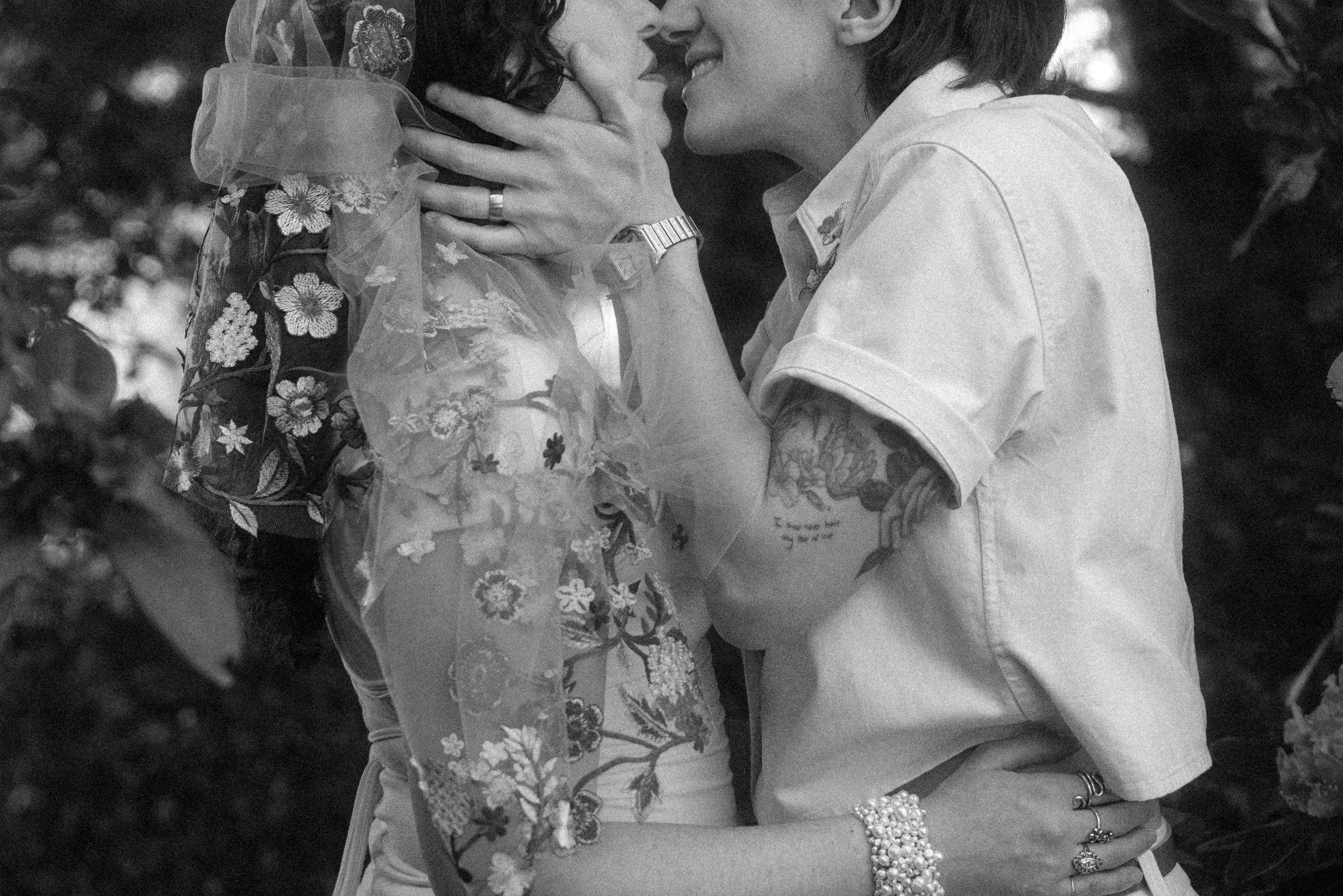 A couple kissing during their elopement