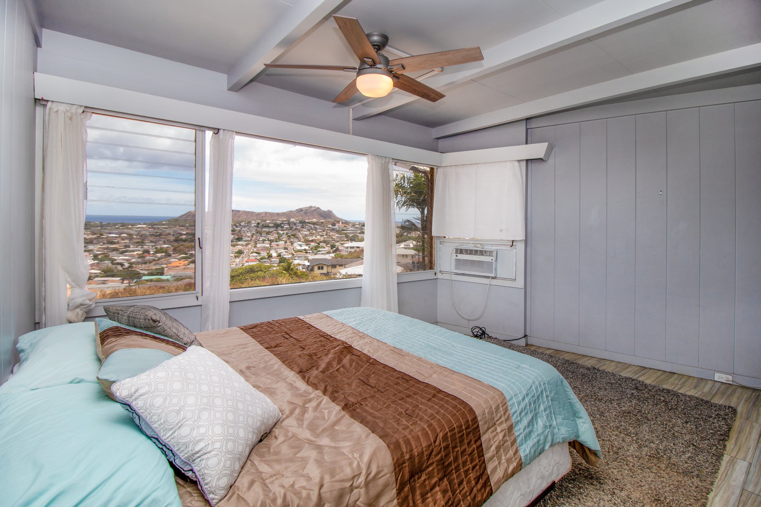 Bedroom with Diamond Head and Ocean views