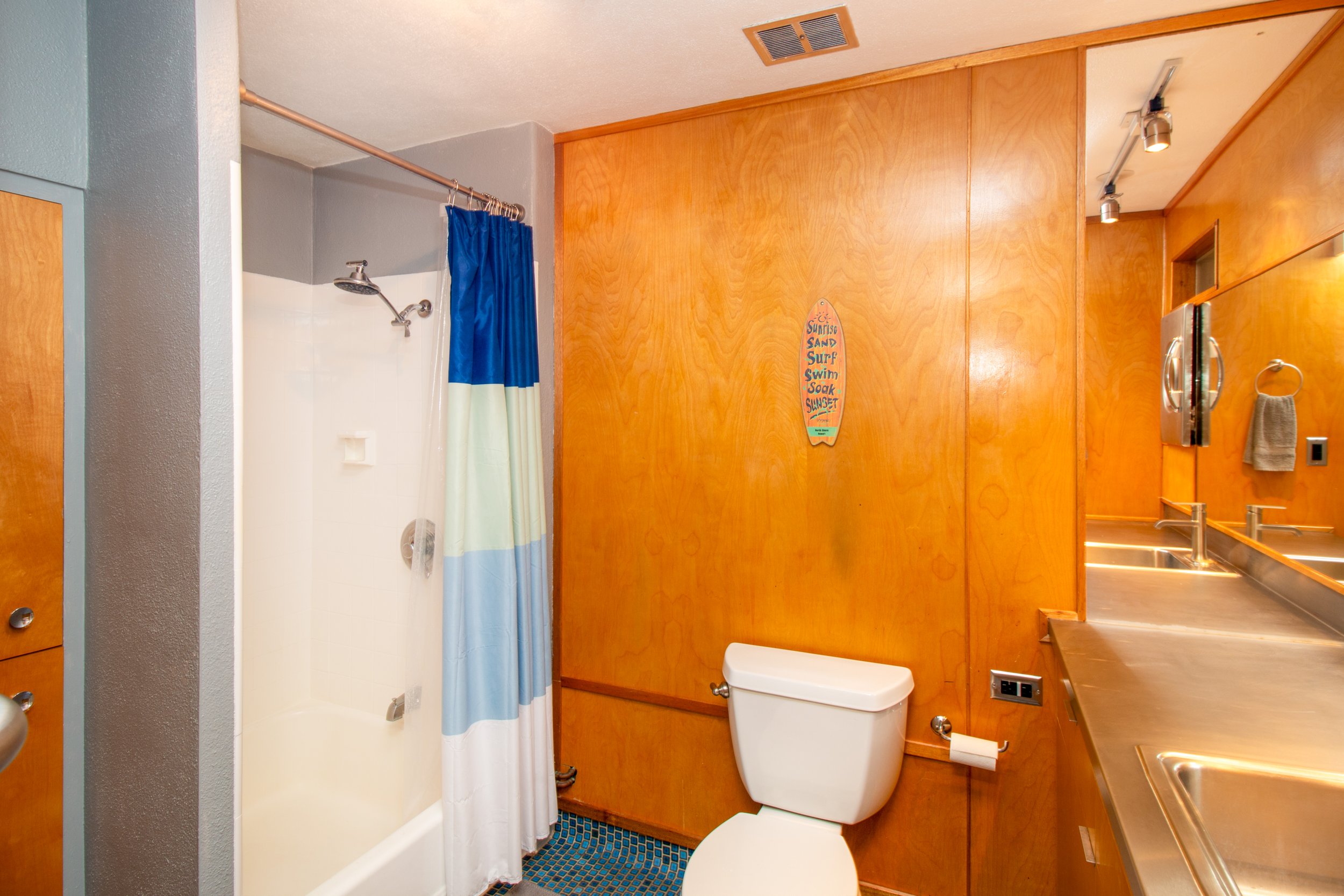 Bathroom with a shower resurfaced in spring 2022.