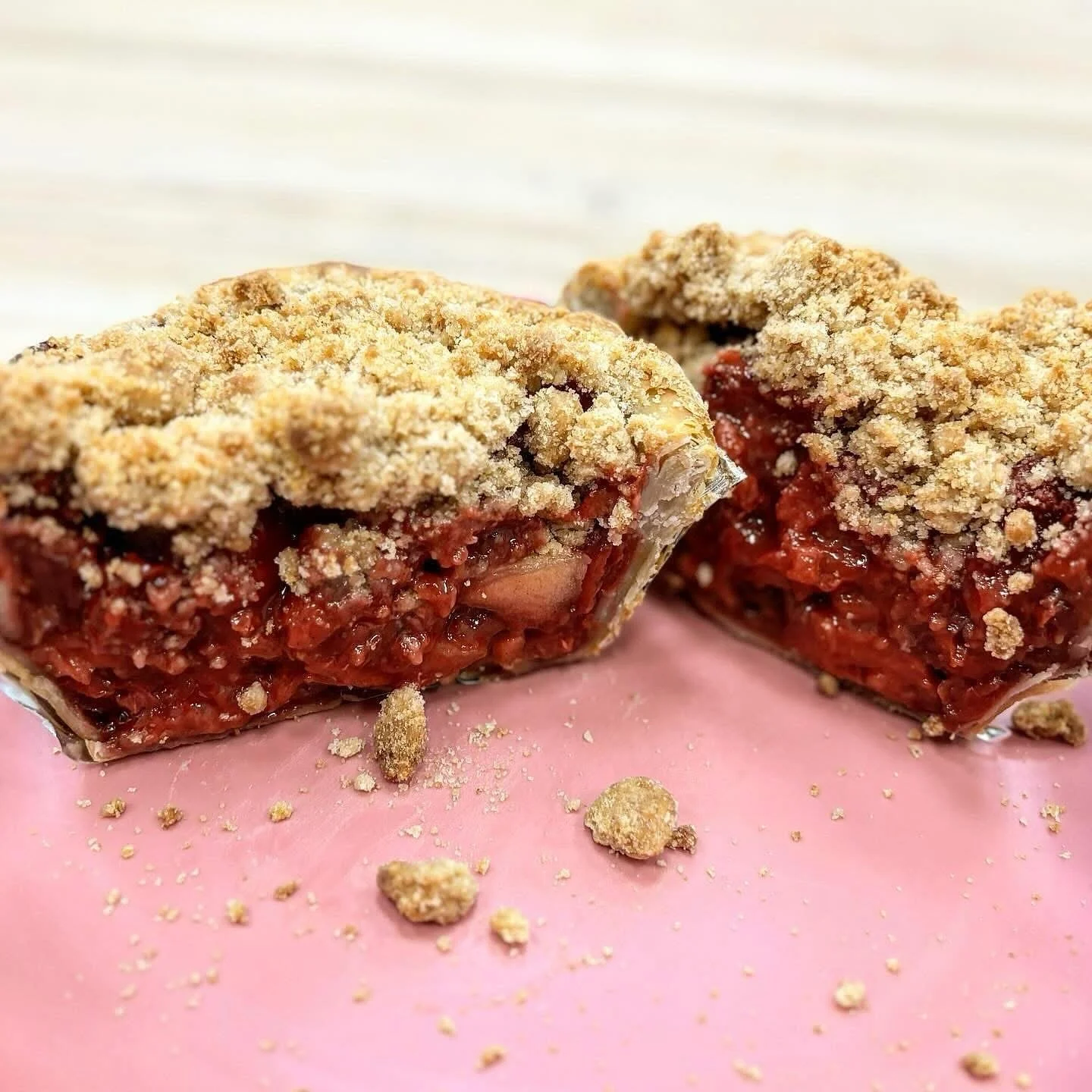 Apple red berry pie.jpg