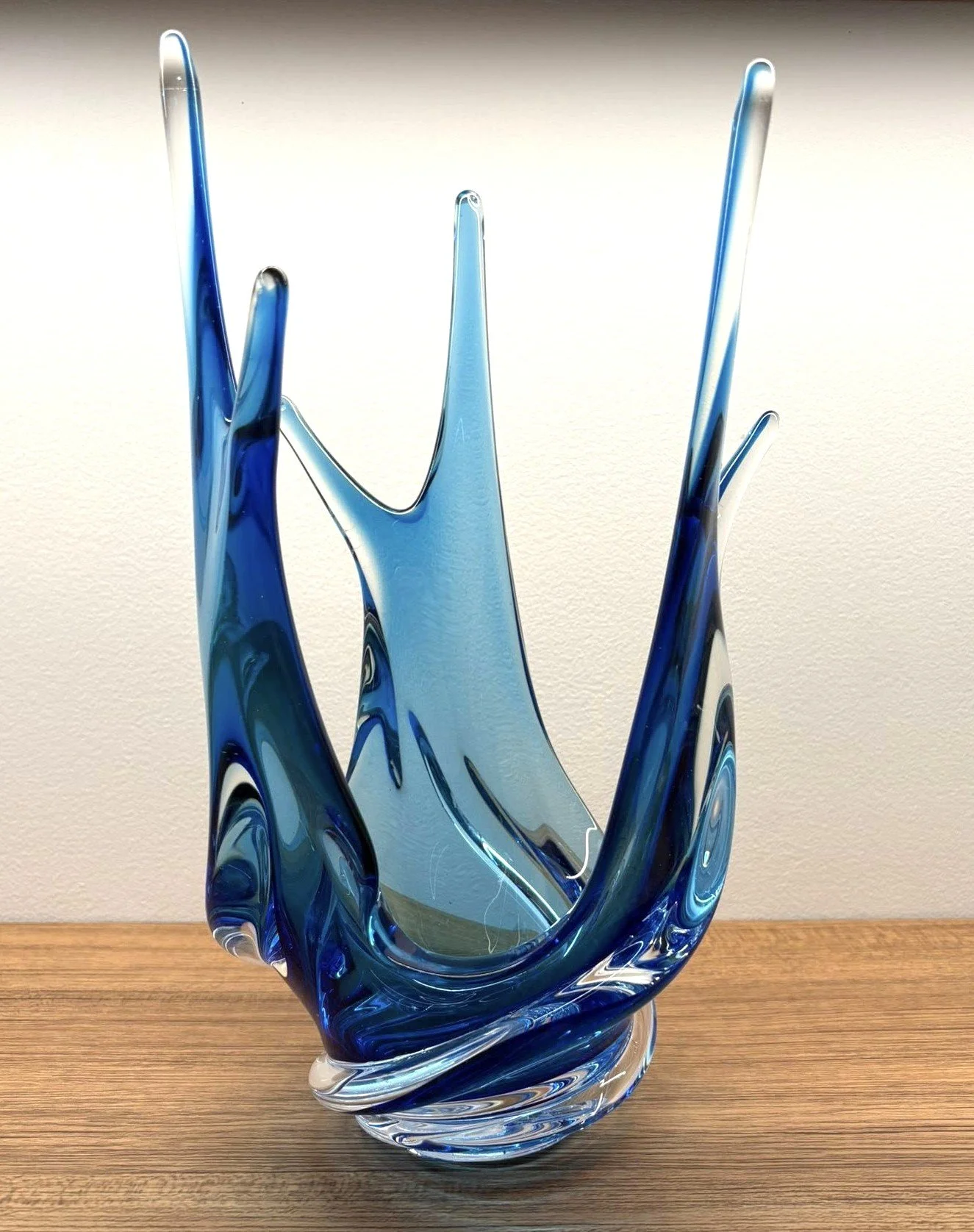 Simply a classic. From the classy collection of Jackie Lyn.