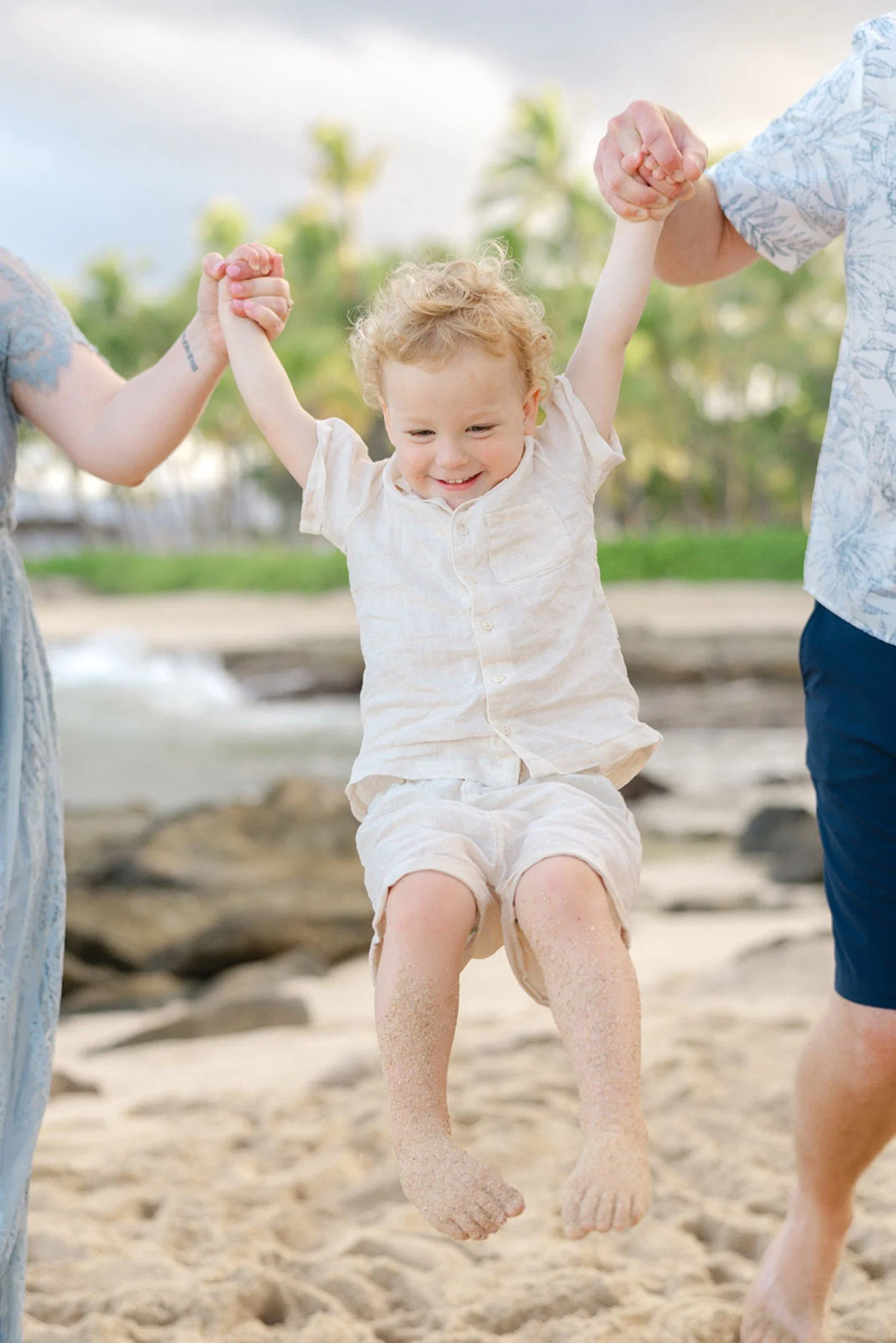 The day before your family session can make a big difference in how relaxed and prepared you feel.
A little planning now means you can wake up on session day without rushing around or worrying about the details.
Here are 3 simple things to do the d