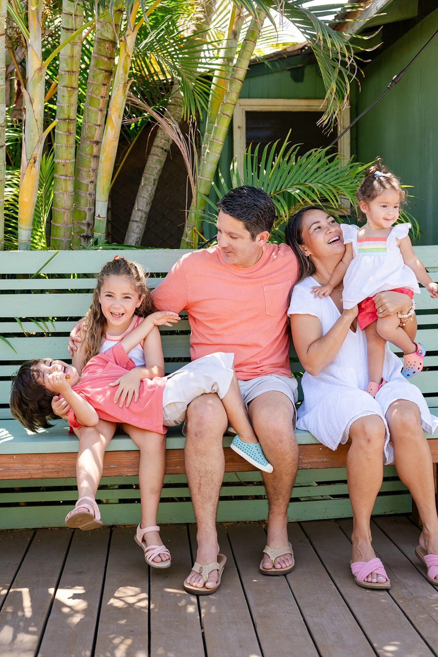 Shave ice and big smiles at Aoki&rsquo;s Shave Ice! 🍧💕

Family photos don&rsquo;t always have to be at the beach 😉💕
.
.
.

🏷️: Oahu family photographer
Ko Olina photographer