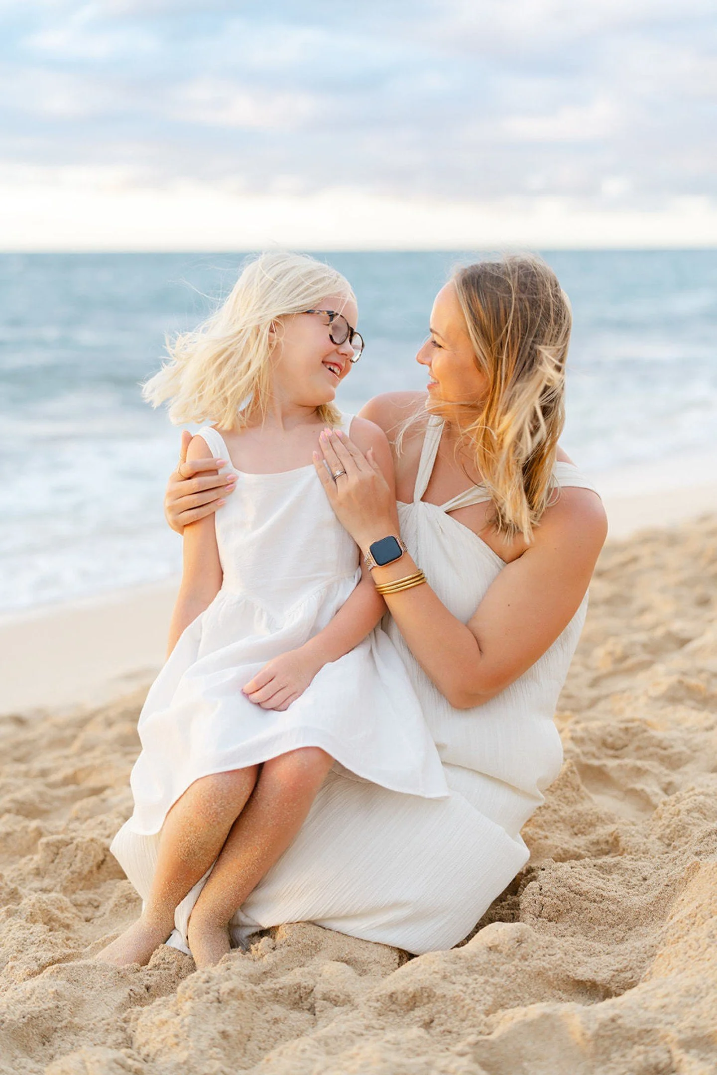 This session? Full of love and laughter! 😍 I&rsquo;m just obsessed with how these photos show the pure joy and connection this family shares. 
.
.
.

🏷️: Oahu family photographer
Ko Olina photographer