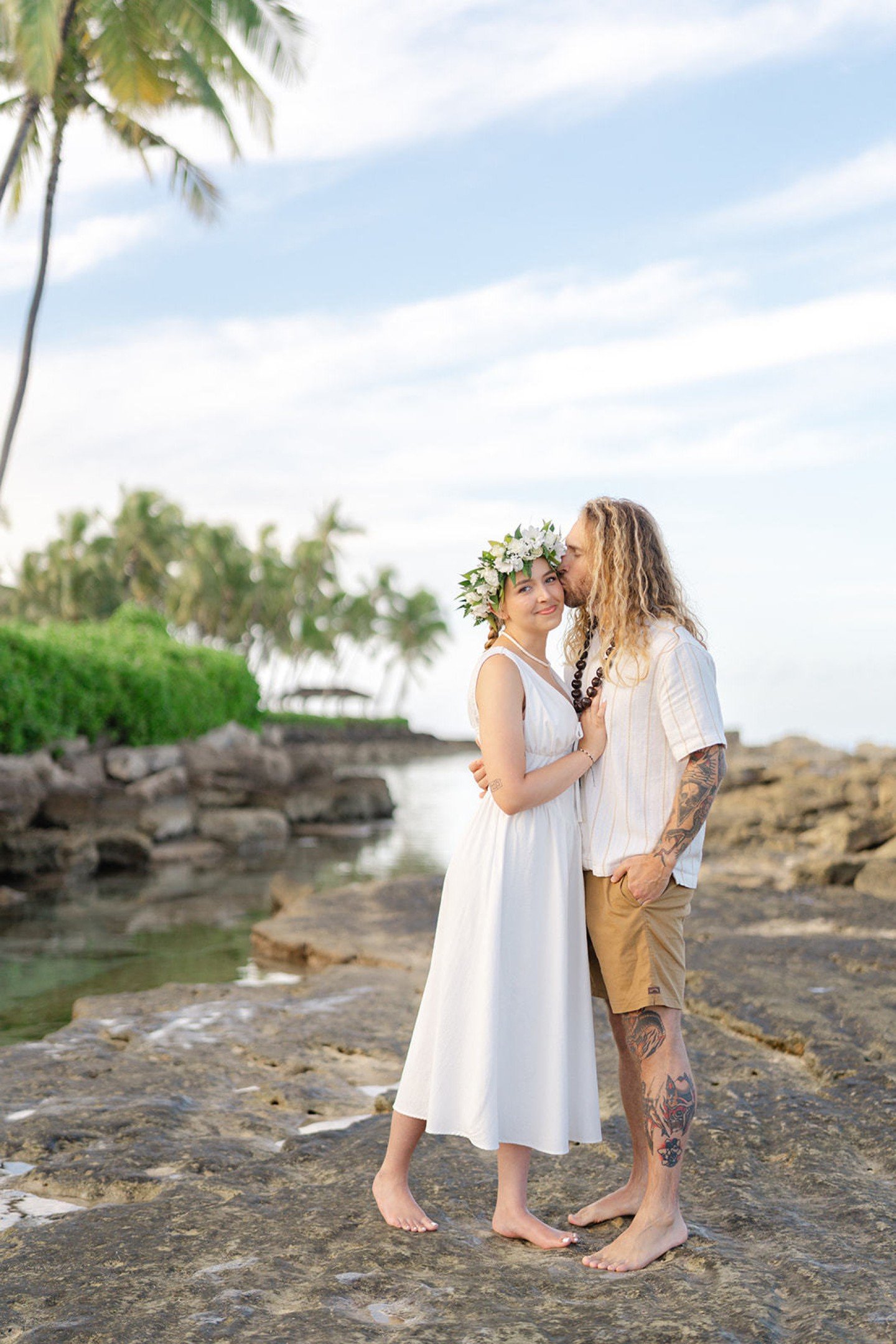 Had the best time with this awesome couple at Paradise Cove Beach! 🌴 We had so many sweet moments and a relaxed stroll along the shore. And that flower crown? Such a perfect touch for this beautiful beach setting! 🌸
.
.
.

🏷️: Oahu family photogra