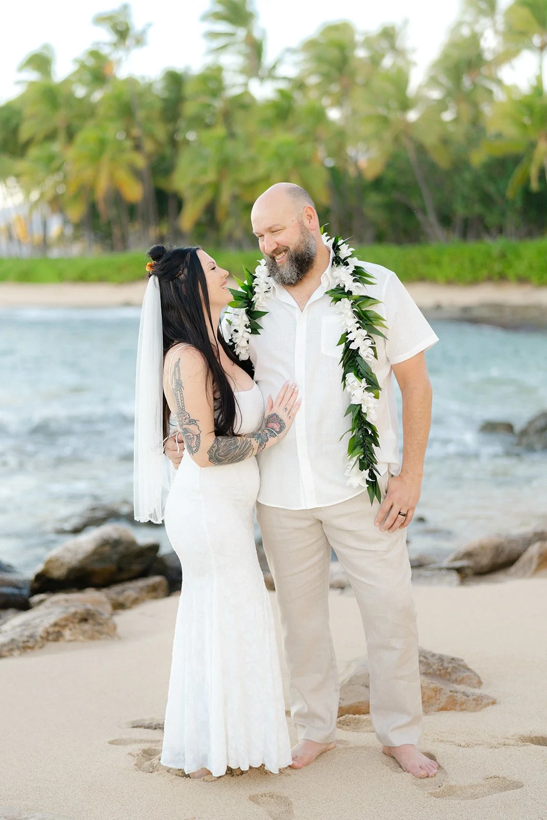 add-florals-to-oahu-family-photos-2026